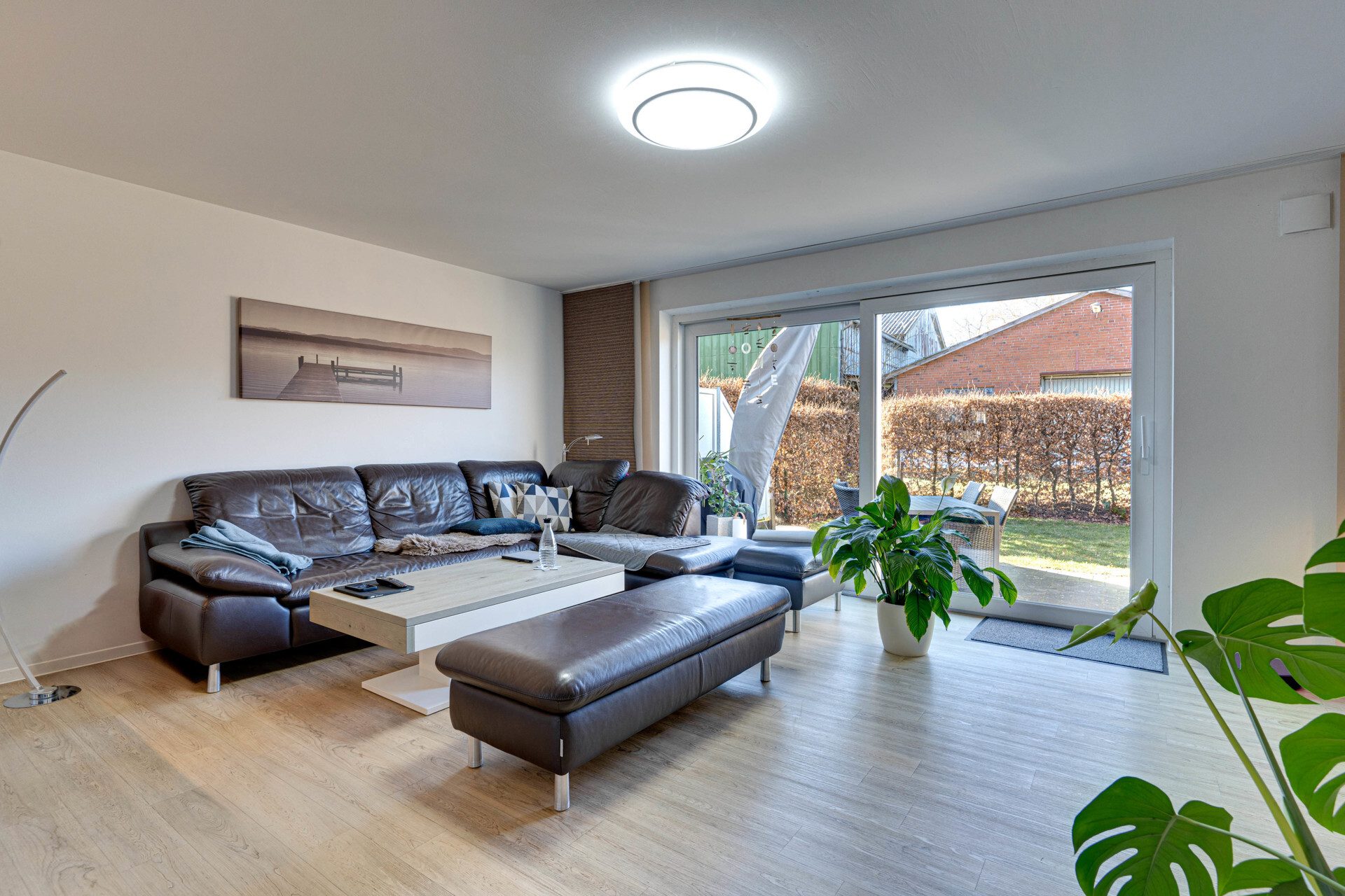 Immobilienangebot - Harrislee - Alle - RMH in zweiter Reihe – ca. 104 qm, 4 Zimmer , KfW 55 & West-Terrasse in idyllischer Lage
