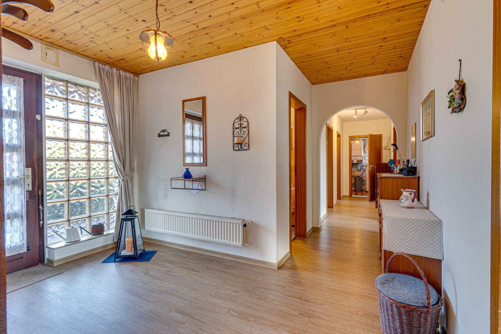 Immobilienangebot - Tönning - Alle - Vielseitiges EFH in Tönning: 194 qm, 9 Zi., 6 Bäder & S/O-Terrasse! Nahe der Eider & dem Wattenmeer!