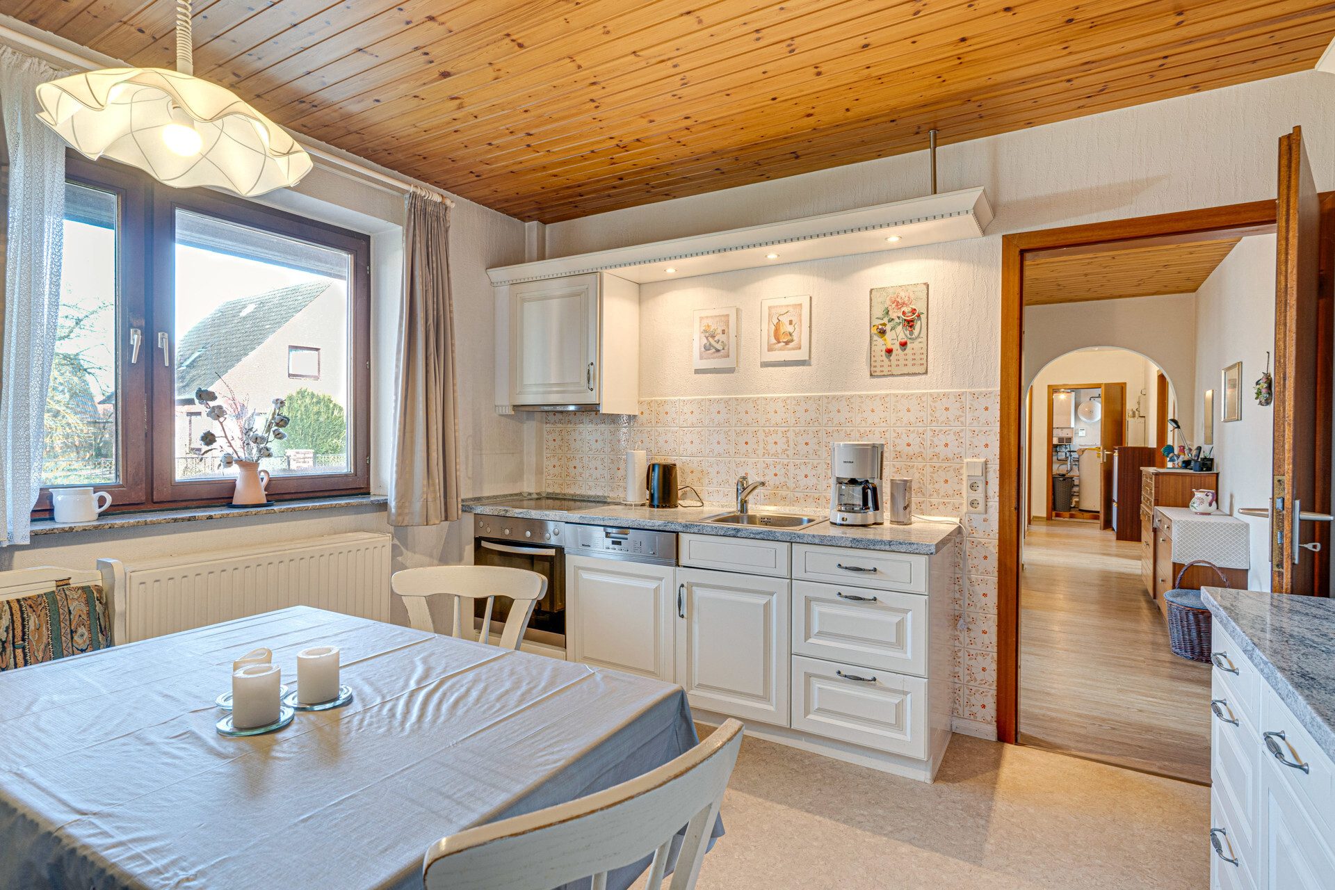 Immobilienangebot - Tönning - Alle - Vielseitiges EFH in Tönning: 194 qm, 9 Zi., 6 Bäder & S/O-Terrasse! Nahe der Eider & dem Wattenmeer!