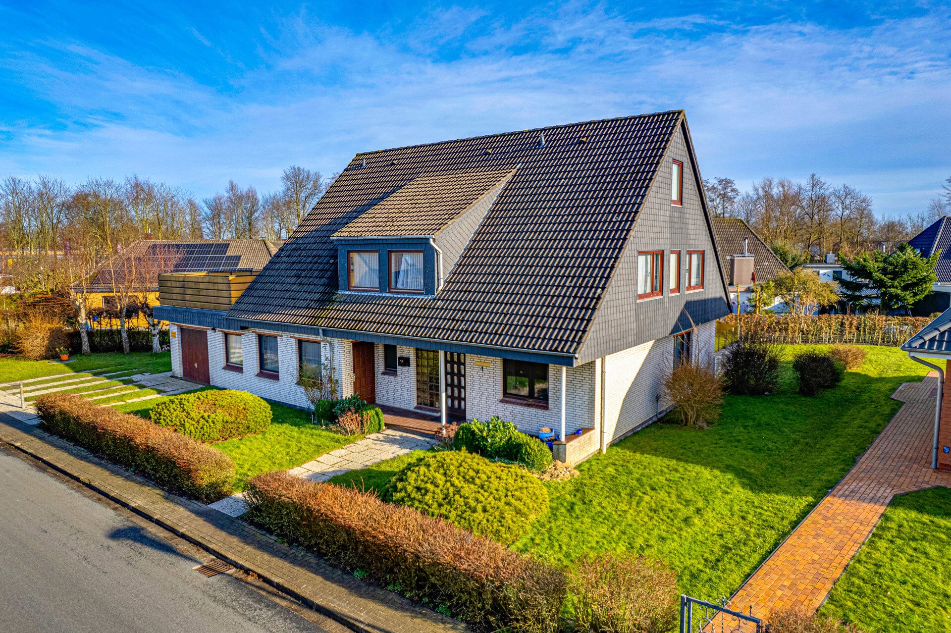 Immobilienangebot - Tönning - Alle - Vielseitiges EFH in Tönning: 194 qm, 9 Zi., 6 Bäder & S/O-Terrasse! Nahe der Eider & dem Wattenmeer!