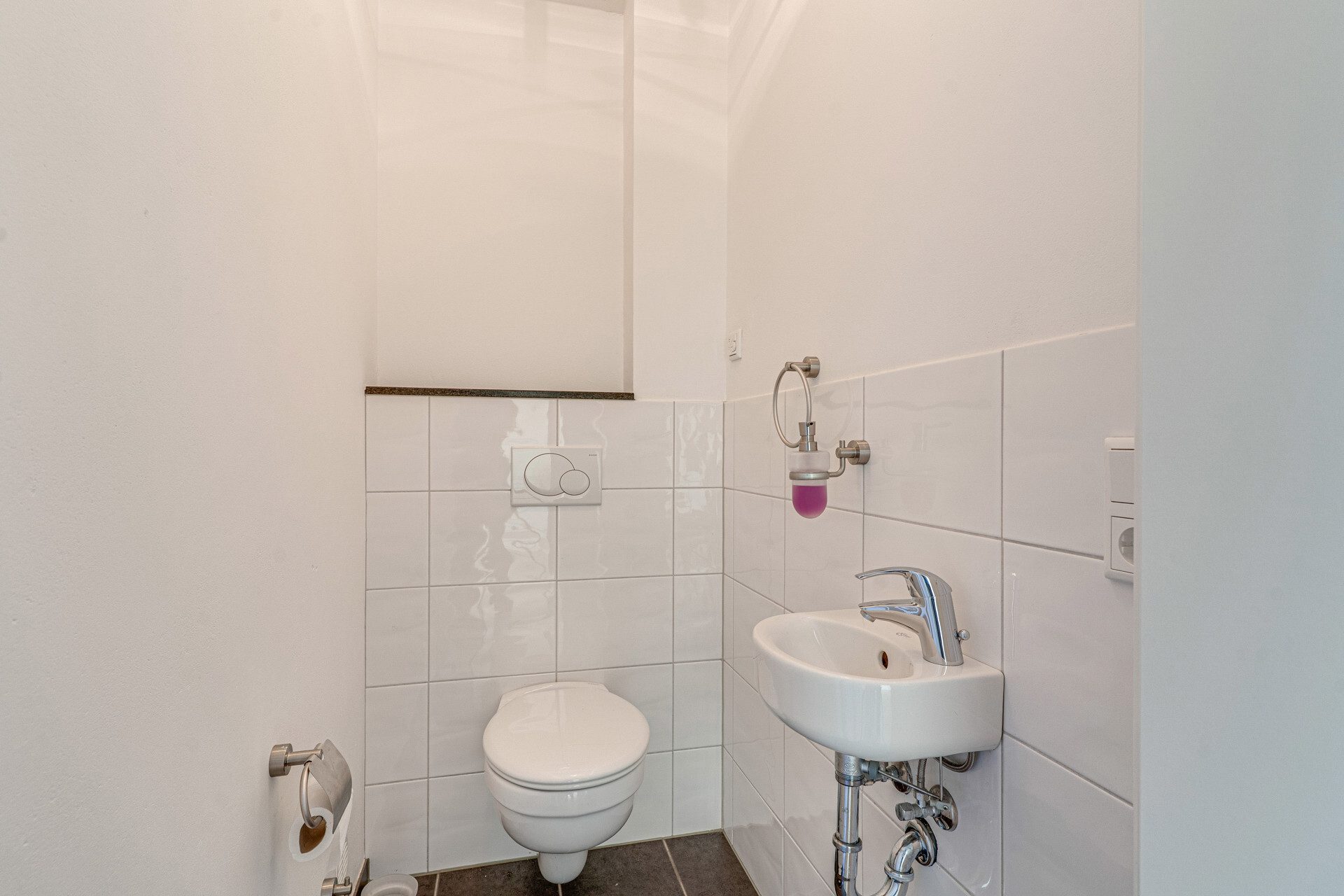 Immobilienangebot - Harrislee - Alle - RMH in zweiter Reihe – ca. 104 qm, 4 Zimmer , KfW 55 & West-Terrasse in idyllischer Lage