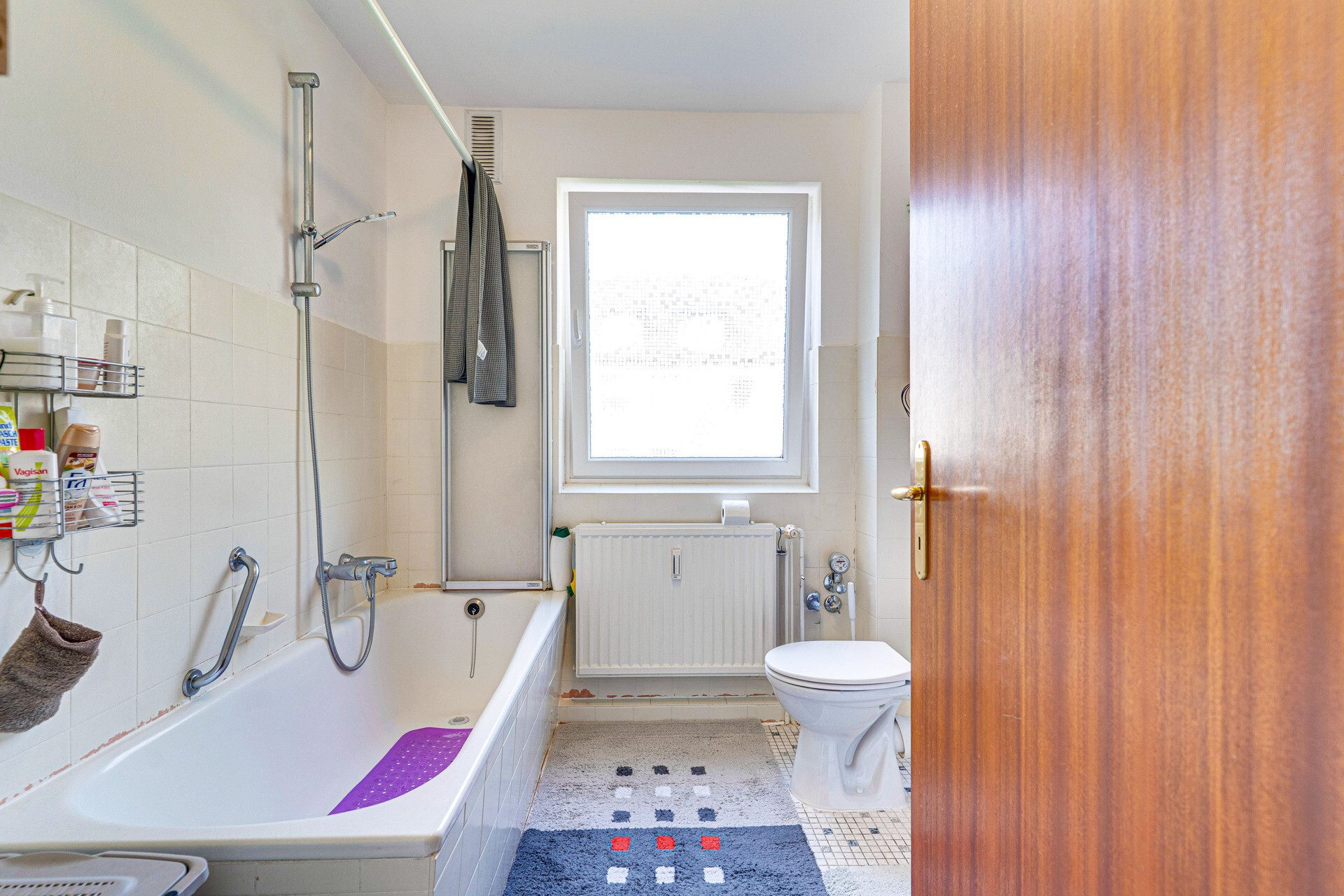 Immobilienangebot - Flensburg - Alle - Vermietete ETW im Herzen Flensburgs: 
2 Zi., ca. 71 qm Wfl., sonnige Loggia & Tiefgaragenstellplatz!