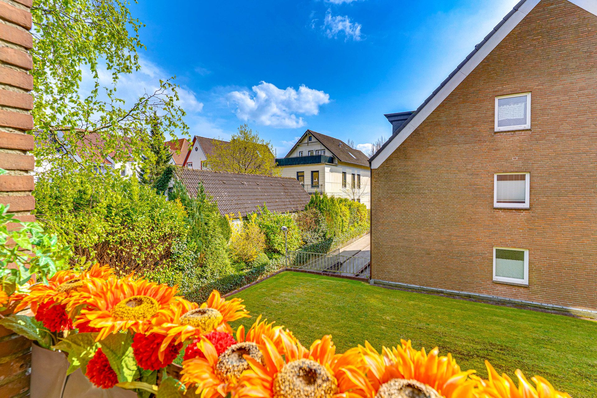 Immobilienangebot - Flensburg - Alle - Vermietete ETW im Herzen Flensburgs: 
2 Zi., ca. 71 qm Wfl., sonnige Loggia & Tiefgaragenstellplatz!