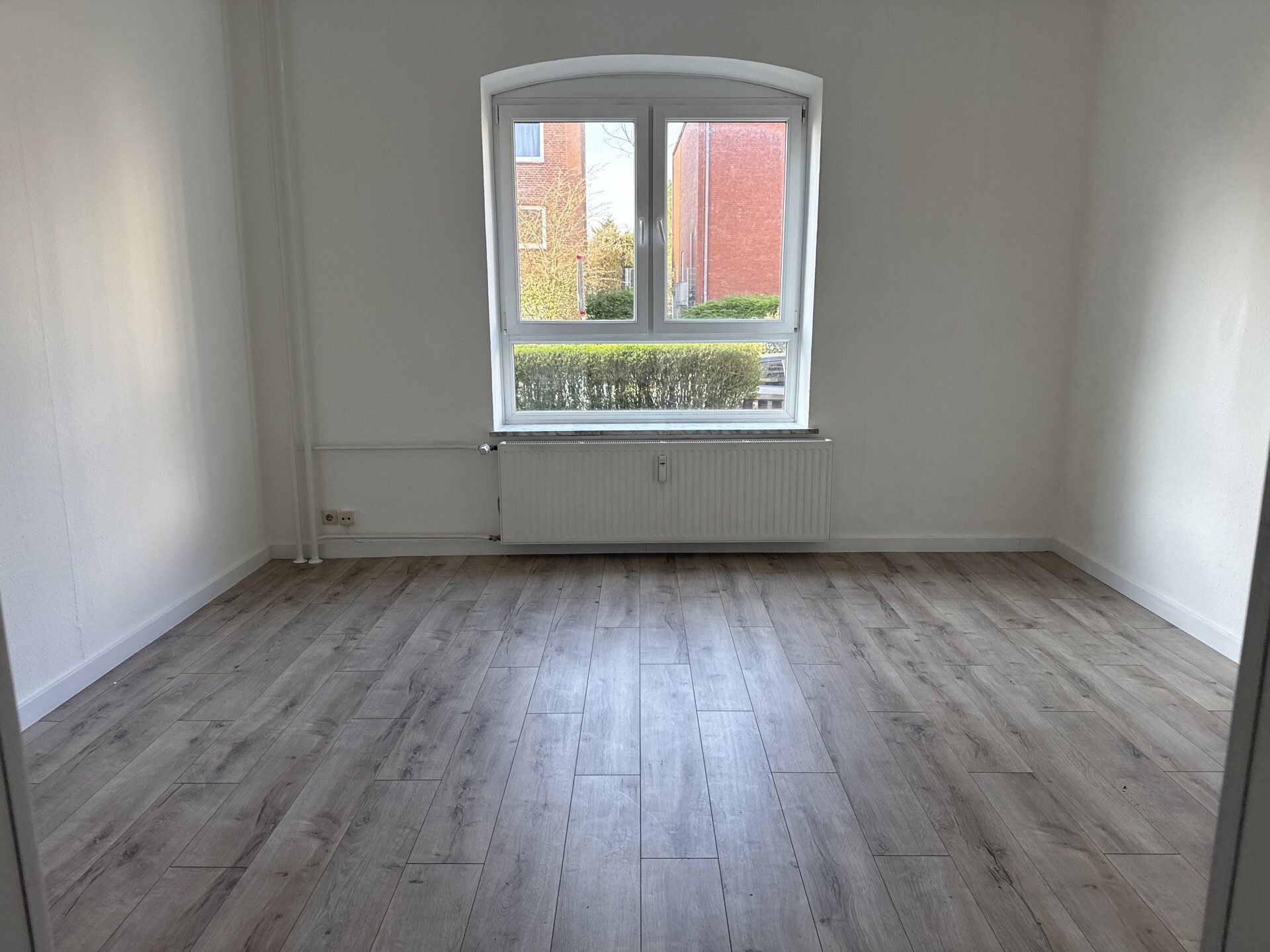 Immobilienangebot - Flensburg - Alle - Gemütliche Erdgeschosswohnung mit 3 Zimmern in zentraler Lage in Flensburg!