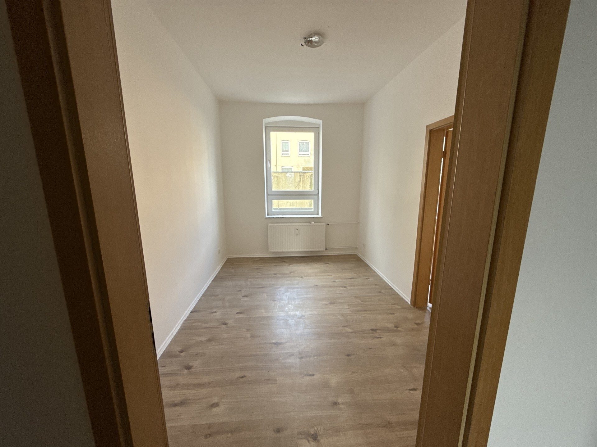 Immobilienangebot - Flensburg - Alle - Zentral in Flensburg: Helle Erdgeschosswohnung mit 3 Zimmern und praktischem Grundriss!