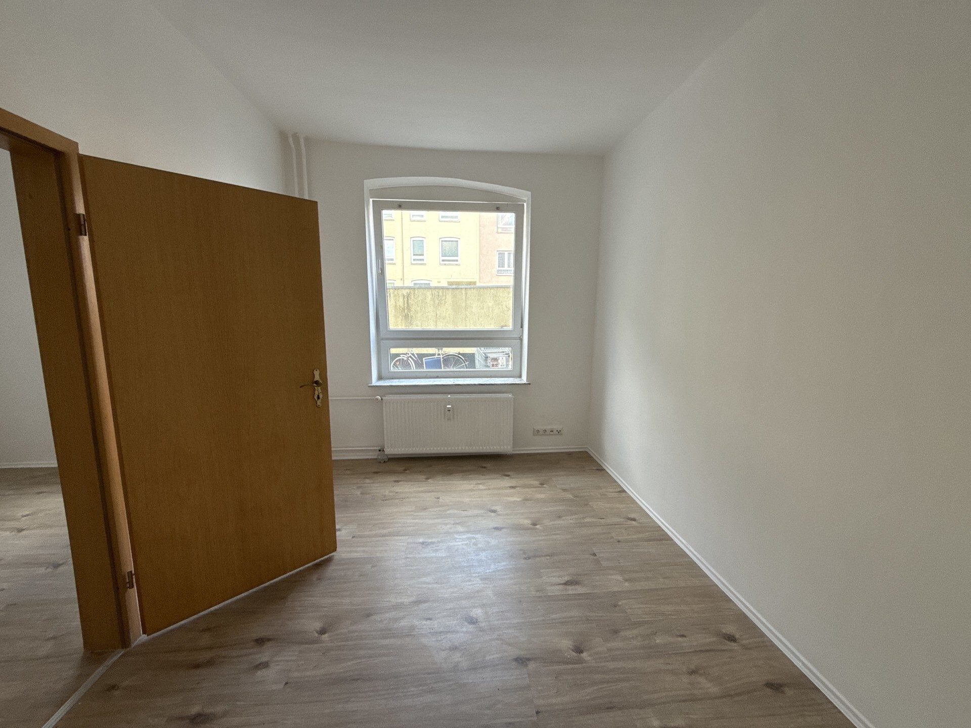 Immobilienangebot - Flensburg - Alle - Zentral in Flensburg: Helle Erdgeschosswohnung mit 3 Zimmern und praktischem Grundriss!
