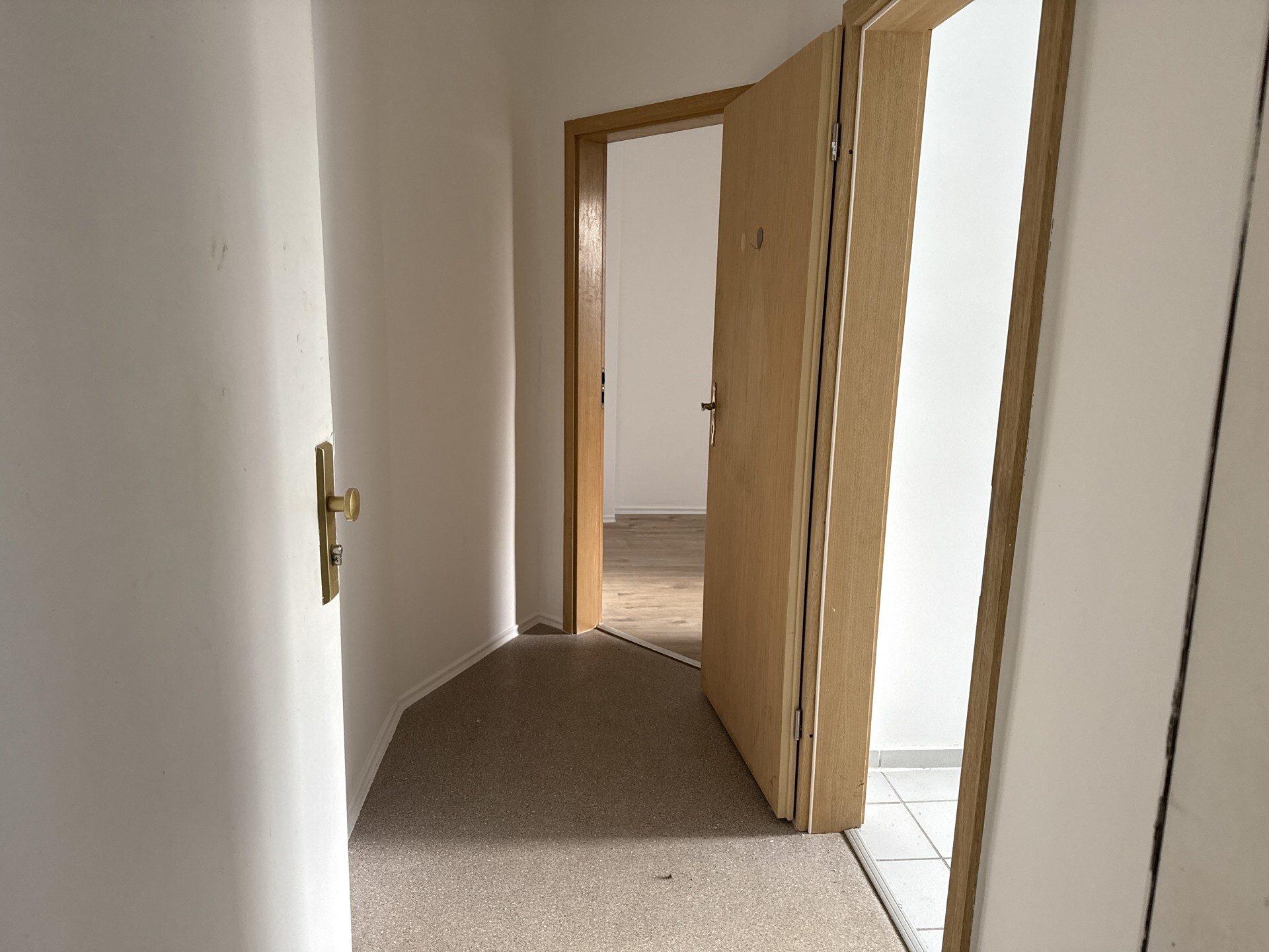 Immobilienangebot - Flensburg - Alle - Zentral in Flensburg: Helle Erdgeschosswohnung mit 3 Zimmern und praktischem Grundriss!