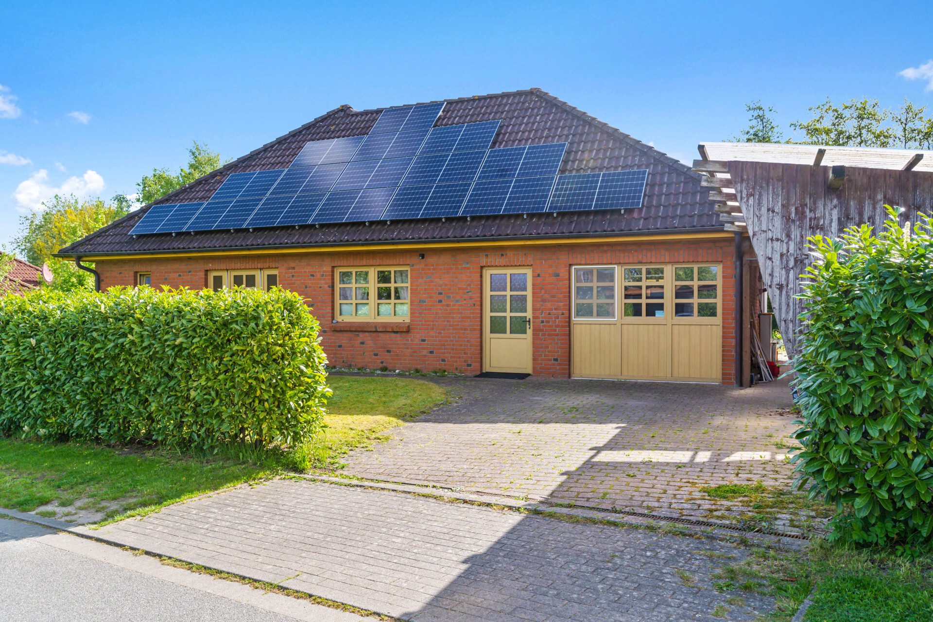 Immobilienangebot - Steinbergkirche - Alle - Steinbergkirche: Bungalow auf einem sonnigen Grundstück in ruhiger Lage und Gestaltungspotenzial!