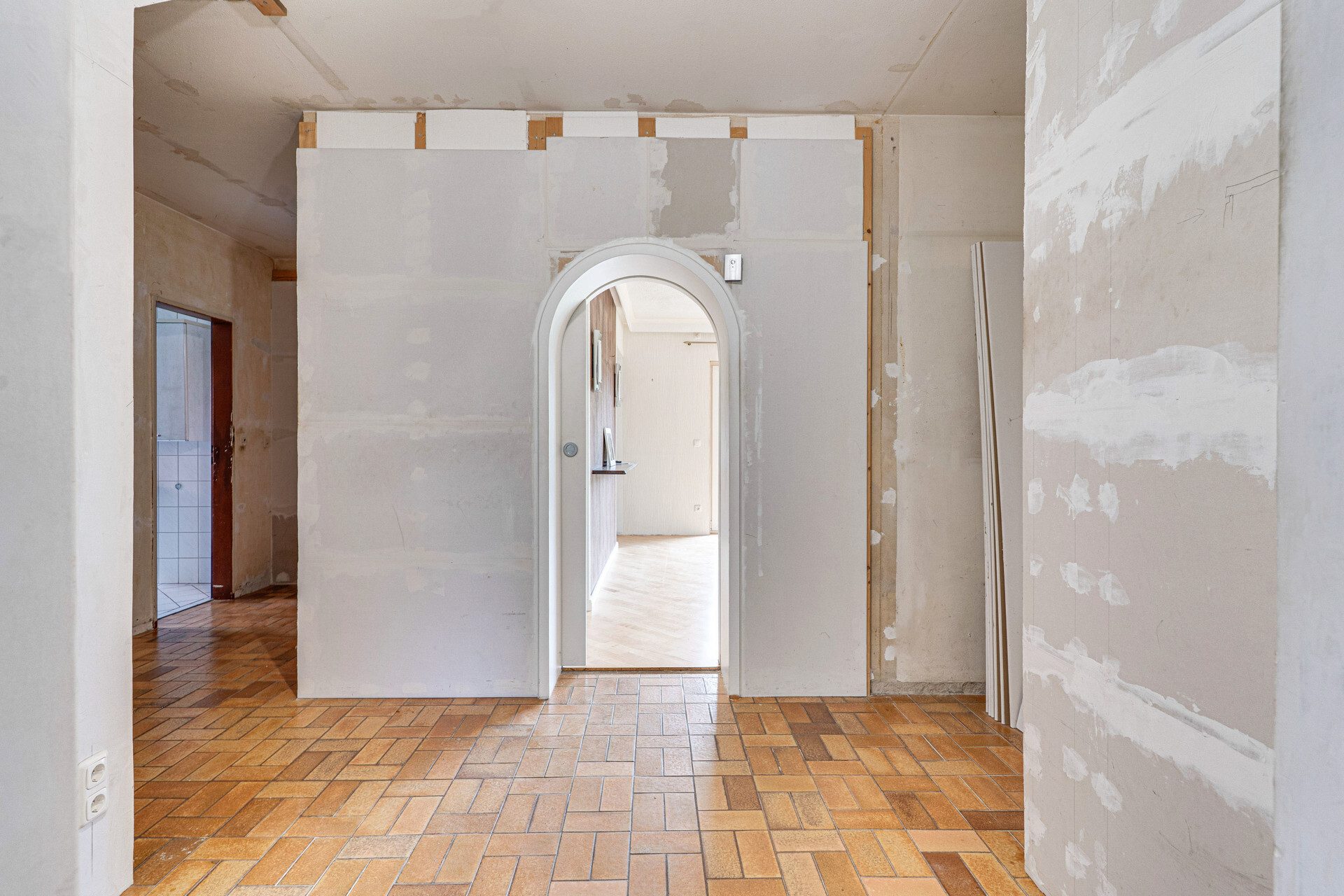 Immobilienangebot - Jübek - Alle - Viel Raum für Ihre Ideen: Entkerntes EFH mit 148 m² Wfl. auf 730 m² Grdstk. in Jübek!