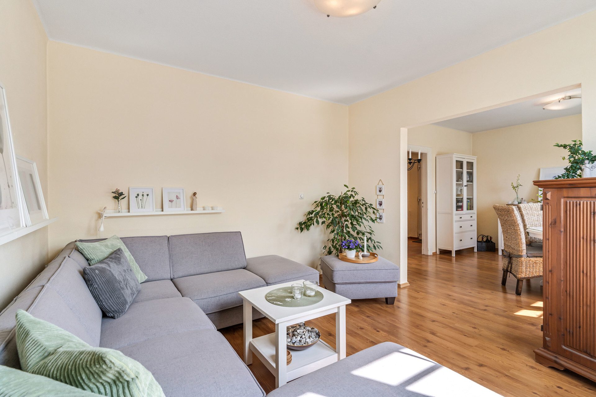 Immobilienangebot - Süderbrarup - Alle - Zentral in Süderbrarup: sehr gepflegetes EFH mit traumhaft angelegtem Garten & gutem Grundriss!