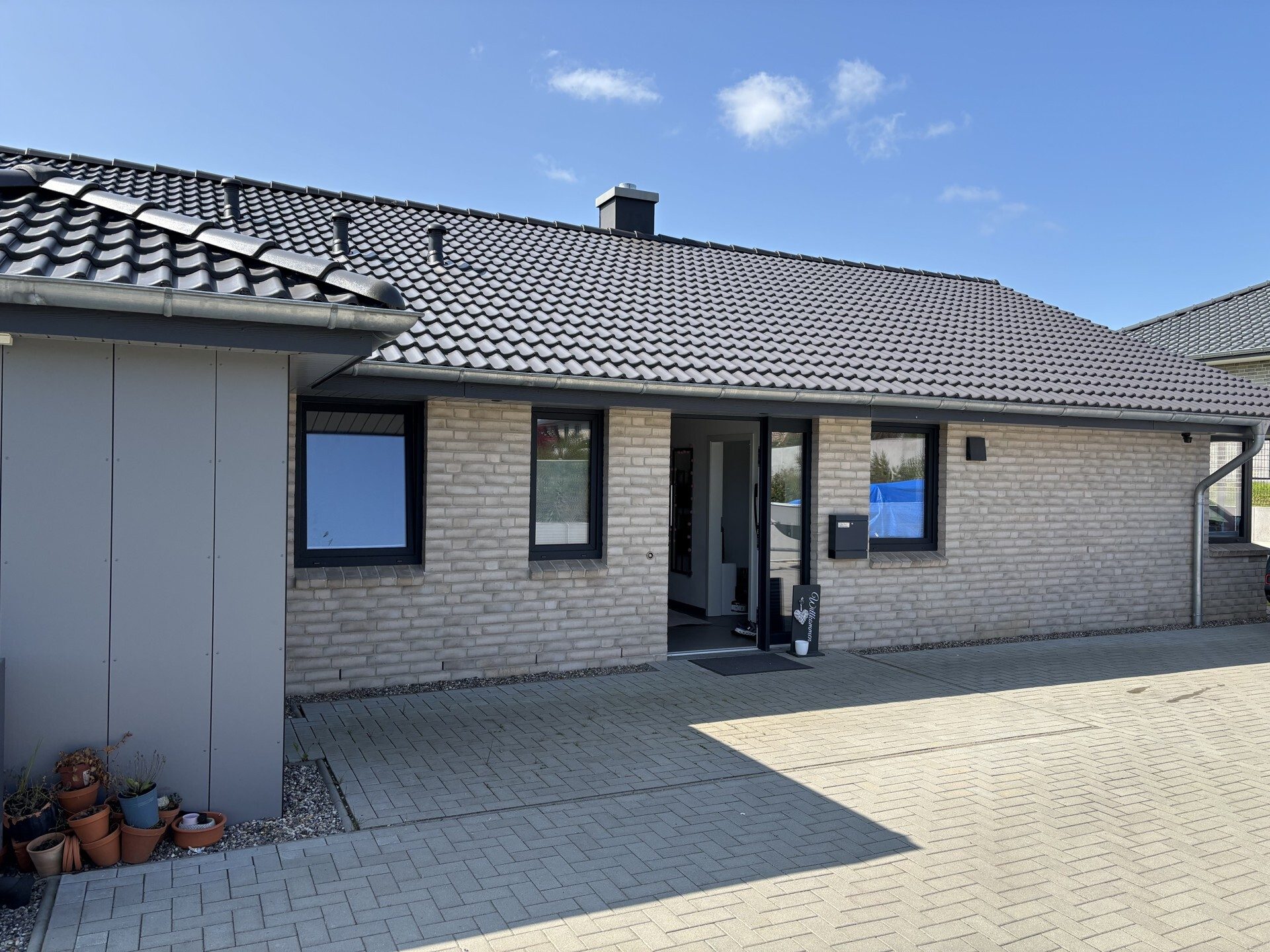 Immobilienangebot - Steinbergkirche - Alle - Bungalow-DHH in Ostseenähe! Garten u. Terrasse mit Blick über die Felder! 101 qm Wfl., 3 Zi., uvm!