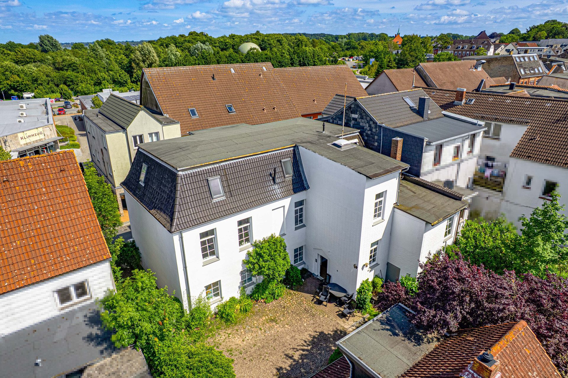 Immobilienangebot - Schleswig - Alle - Solides MFH mit fünf WE in zentraler Lage von Schleswig – Kapitalanlage mit Entwicklungspotenzial!
