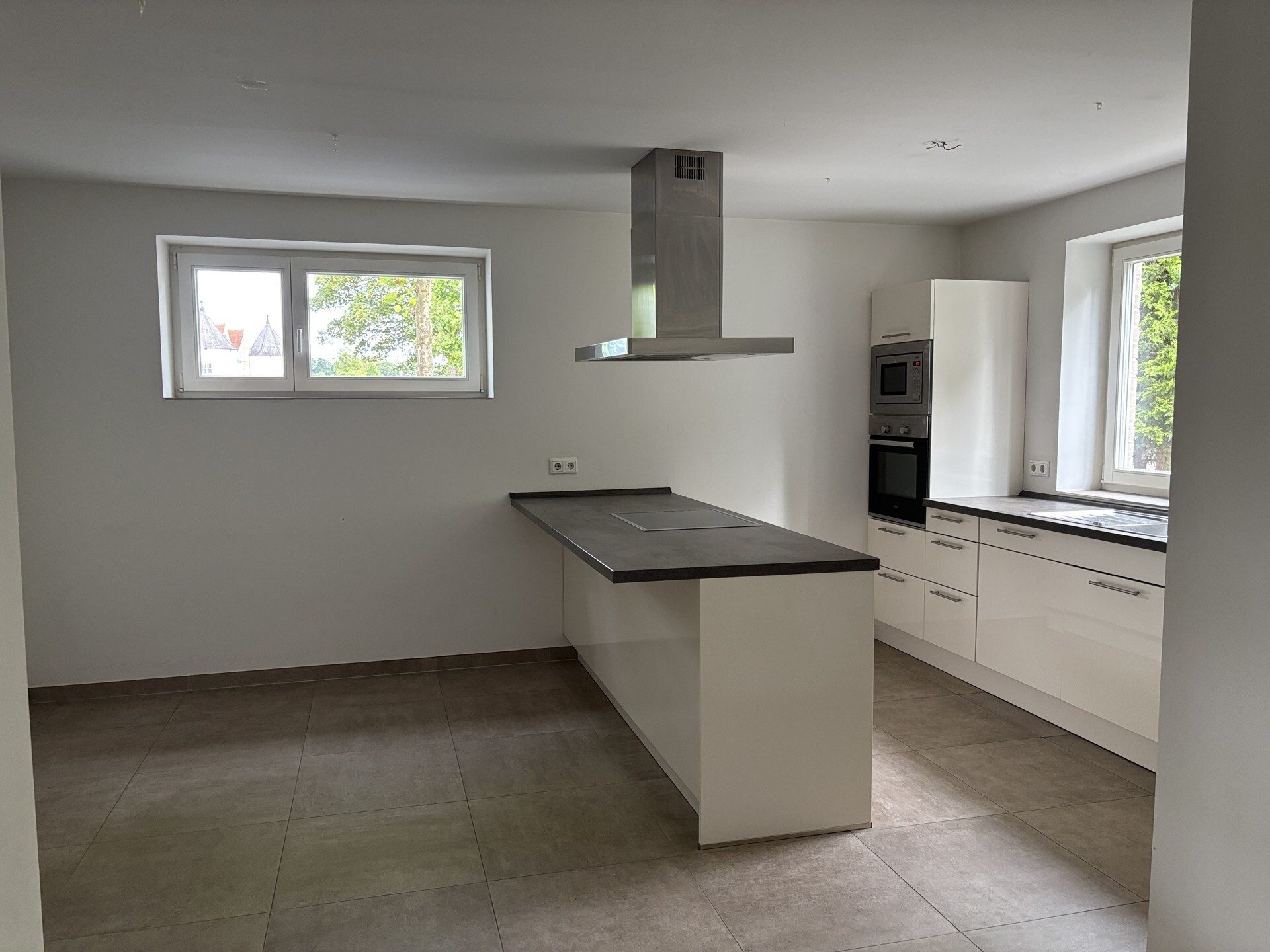 Immobilienangebot - Glücksburg - Alle - Anfragenstopp! Reihenendhaus mit 169 qm, 4 Zimmer,  2. Balkonen, Terrasse, EBK, Stellplatz, Fußbodenheizung
