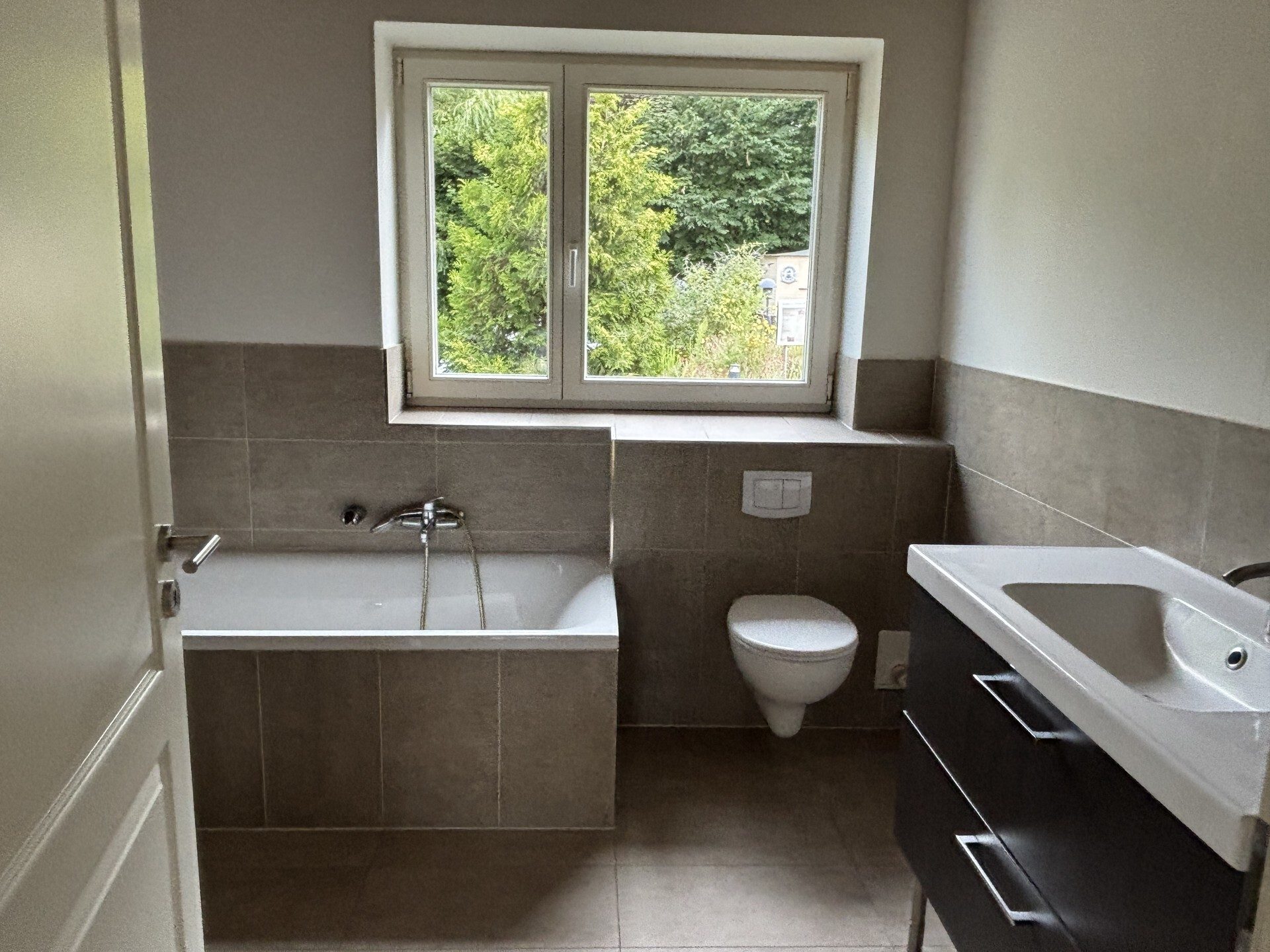 Immobilienangebot - Glücksburg - Alle - Anfragenstopp! Reihenendhaus mit 169 qm, 4 Zimmer,  2. Balkonen, Terrasse, EBK, Stellplatz, Fußbodenheizung