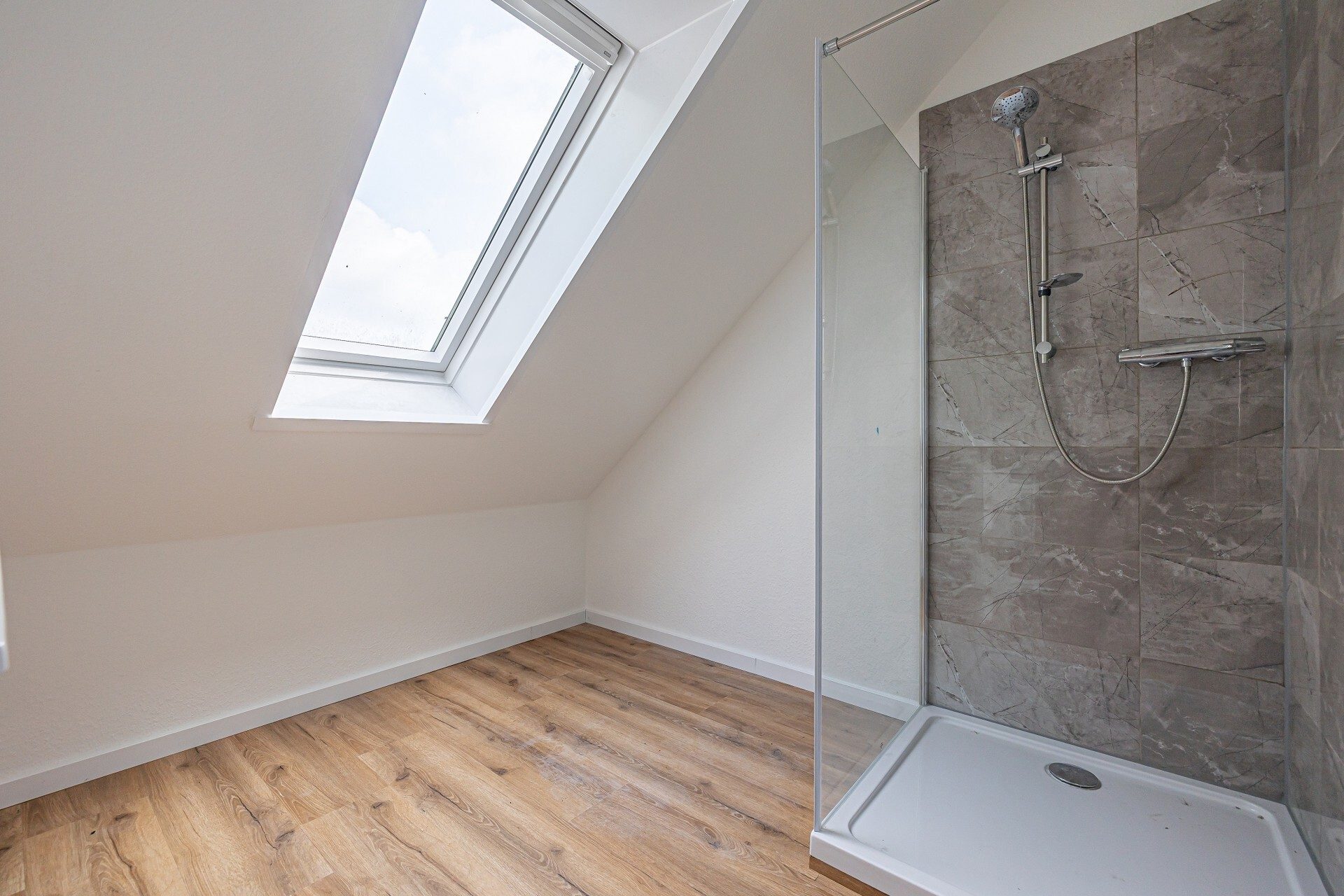 Immobilienangebot - Maasholm Bad - Alle - Wohnen am Wasser - EFH in Naturidylle am Feldrand! Zwei Wohneinheiten: 6 Zi.,175 m² Wfl.