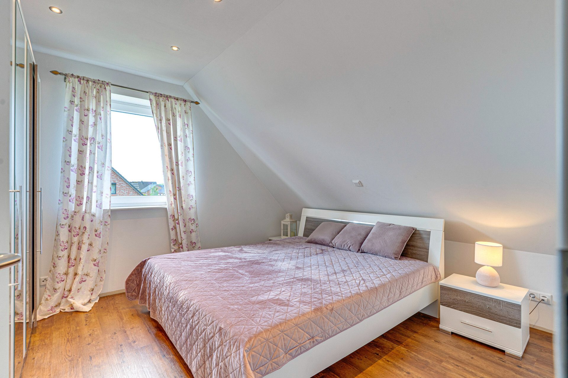Immobilienangebot - Niebüll - Alle - Modernes Wohnen mit Weitblick – Einfamilienhaus auf großzügigem Eckgrundstück in Niebüll!