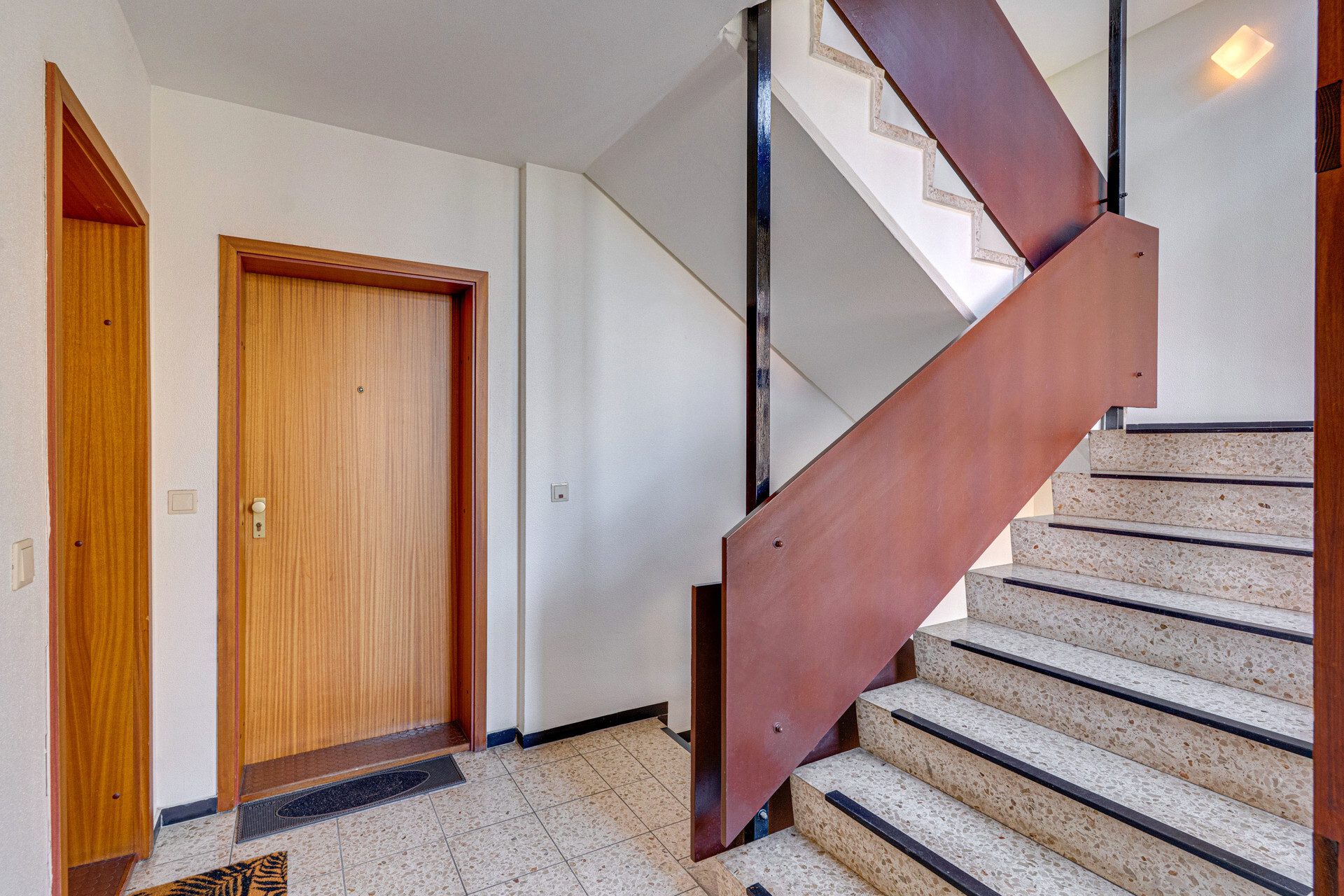 Immobilienangebot - Flensburg - Alle - Hafennähe trifft Wohnkomfort - Großzügige 3-Zimmer-Wohnung mit TG-Stellplatz & Charme!