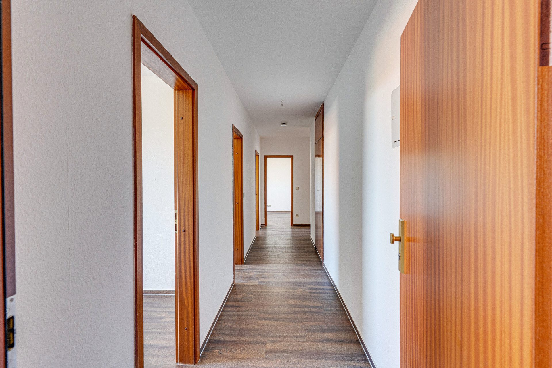 Immobilienangebot - Flensburg - Alle - Hafennähe trifft Wohnkomfort - Großzügige 3-Zimmer-Wohnung mit TG-Stellplatz & Charme!
