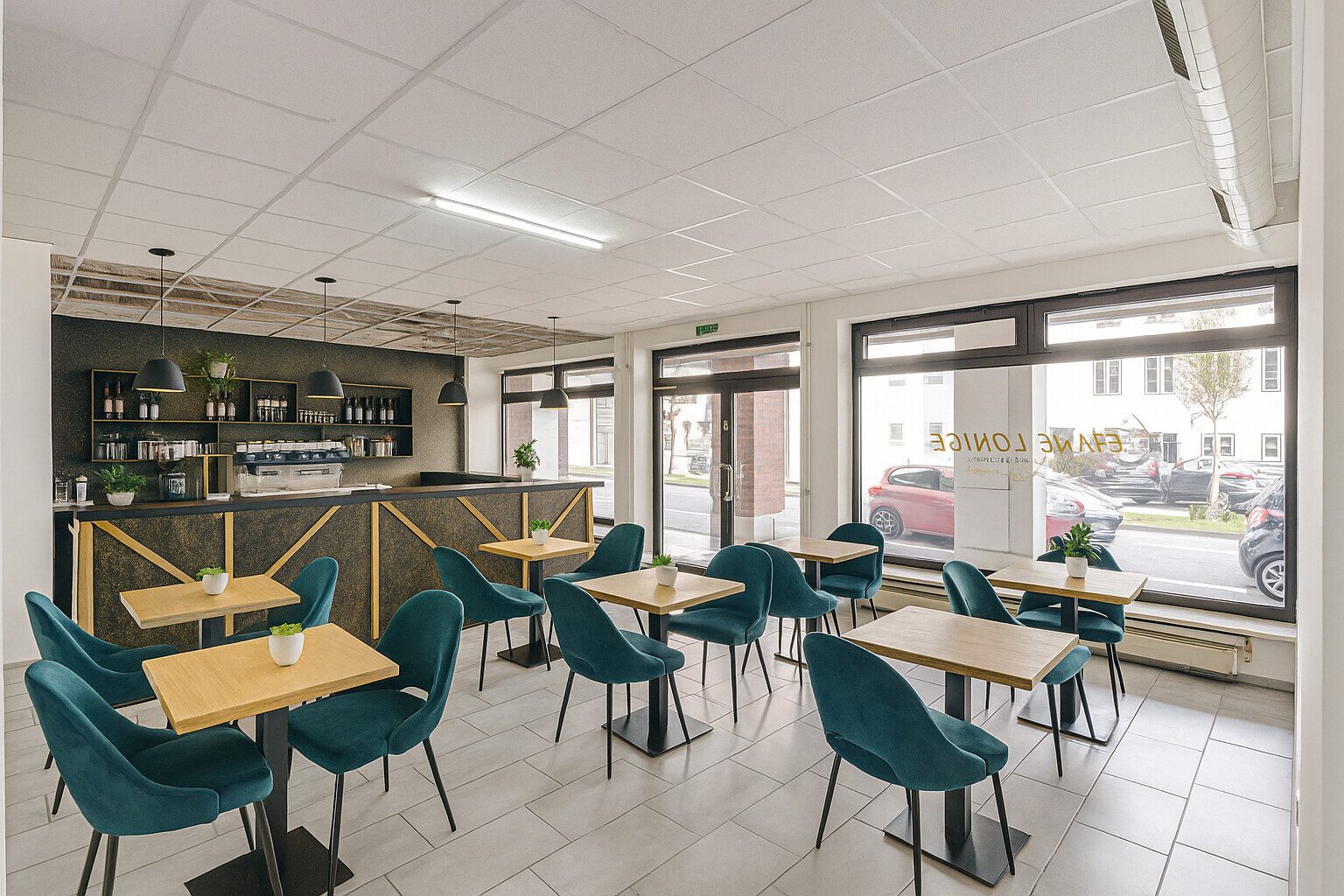 Immobilienangebot - Flensburg - Alle - Flexibel nutzbare Gewerbefläche zentral in Flensburg – 210 m² Raum für Ihr Konzept!