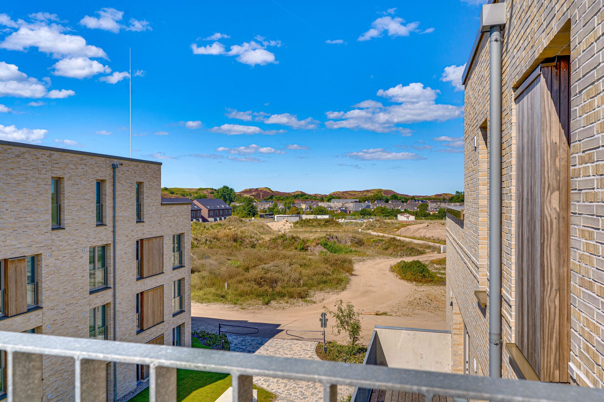 Immobilienangebot - List auf Sylt - Alle - 3-Zi- Whg. im 2 OG mit Dünenblick! 105 m²,  Aufzug, Gäste-WC, Balkon, EBK, wertige Ausst., TG Stpl.