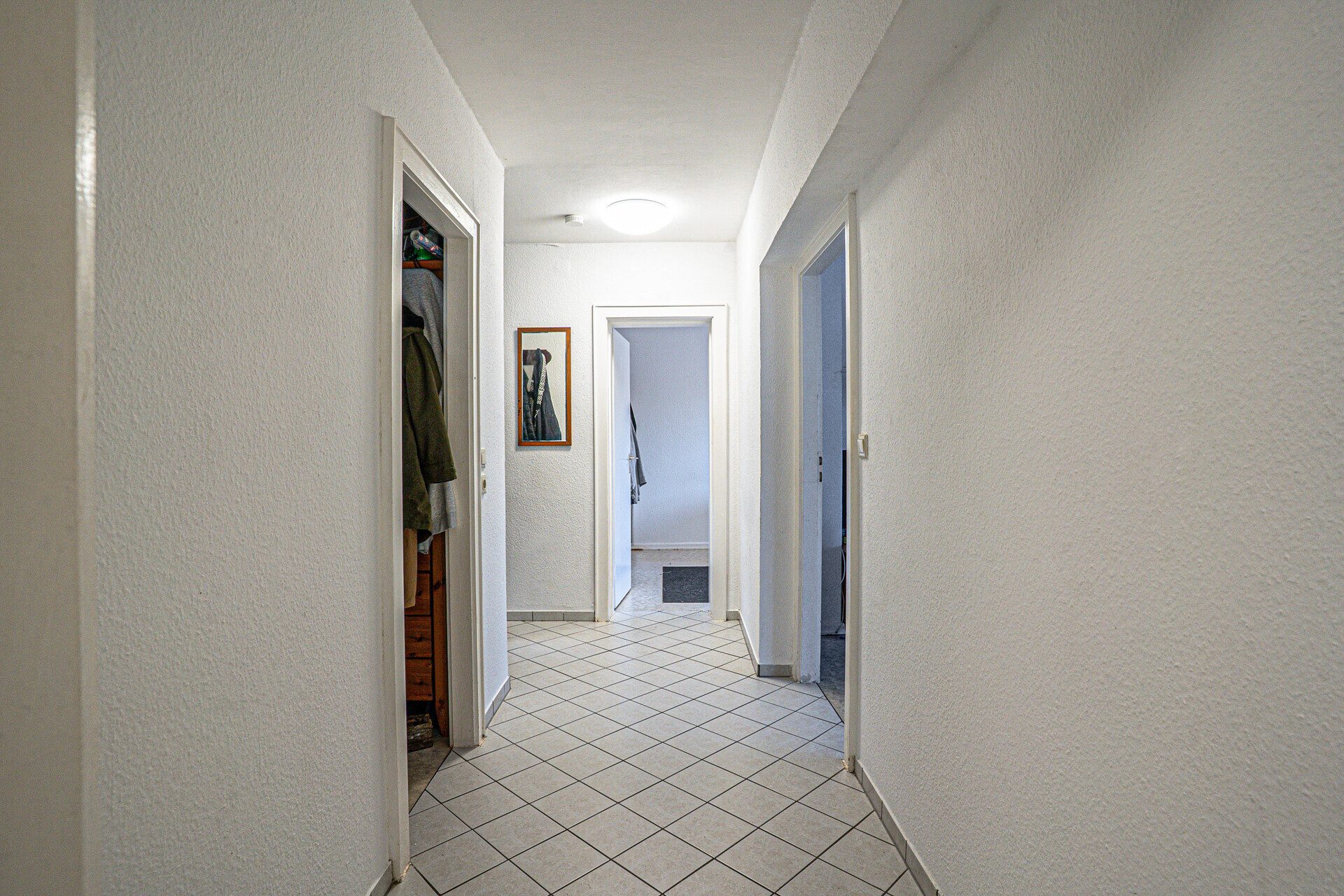 Immobilienangebot - Wees - Alle - Attraktive Kapitalanlage: Vollvermietetes MFH mit 24 WE in Wees! Gute Substanz & gute Rendite!