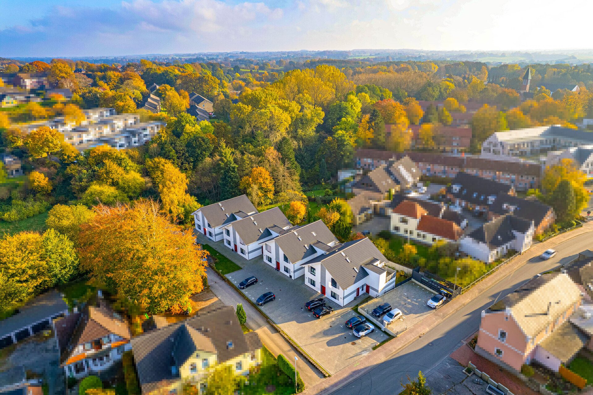 Immobilienangebot - Glücksburg - Alle - Neuwertige DG-Wohnung im Herzen Glücksburgs: 2 Zi., 65 qm, offene EBK, Dachterrasse, hohe Decken