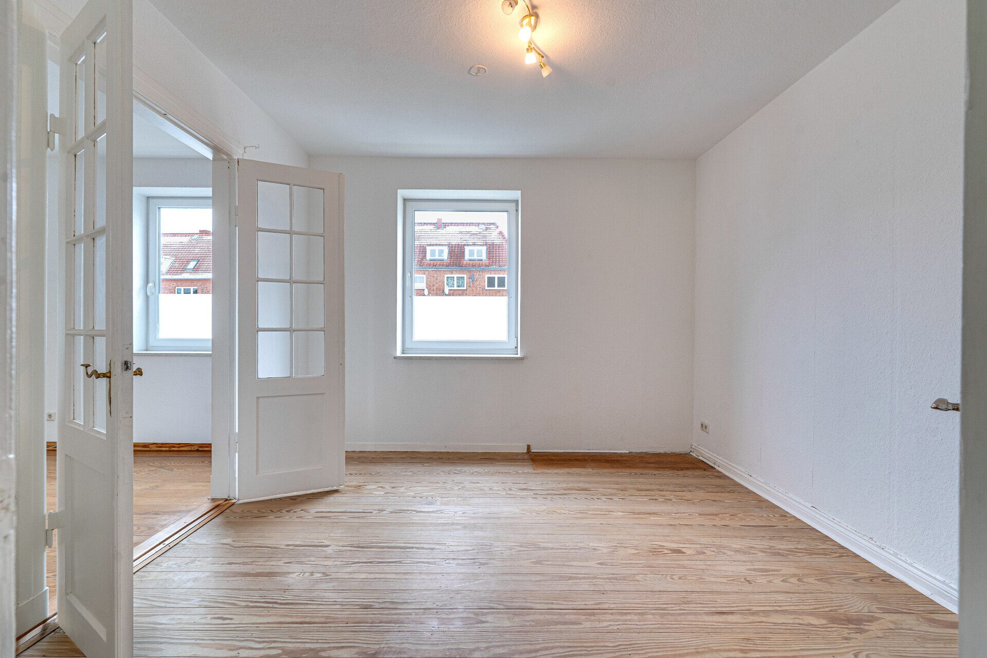 Immobilienangebot - Schleswig - Alle - Charmantes MFH in ruhiger Lage mit 3 freien WE & S/W-Garten! Ideal für Eigennutzung oder Vermietung!