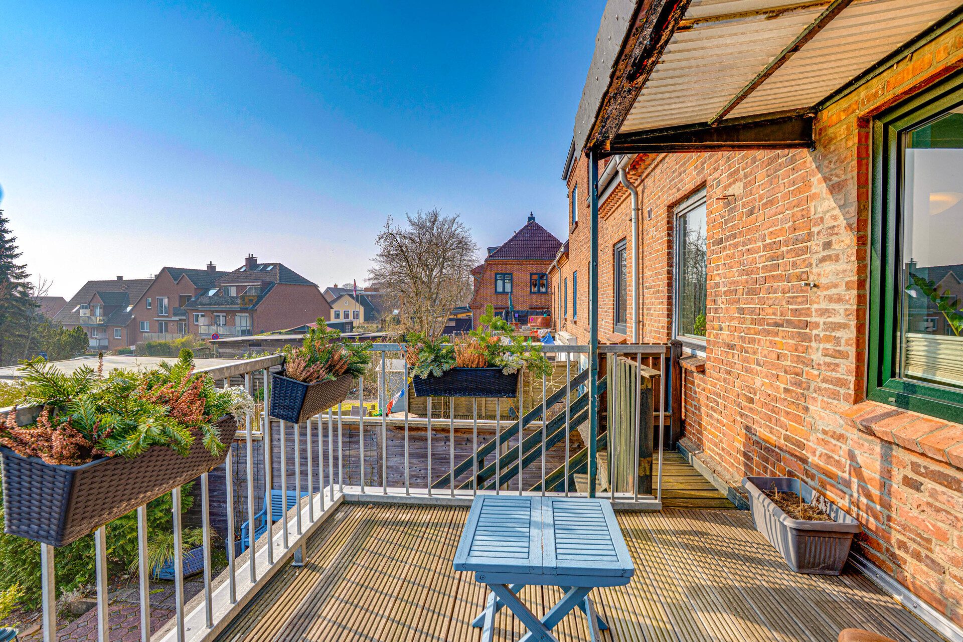Immobilienangebot - Schleswig - Alle - Wohnen mit Schleiblick! Gepflegtes RMH mit ca. 100 m² Wfl., Süd-Balkon, Garten & 2 Stellplätzen!