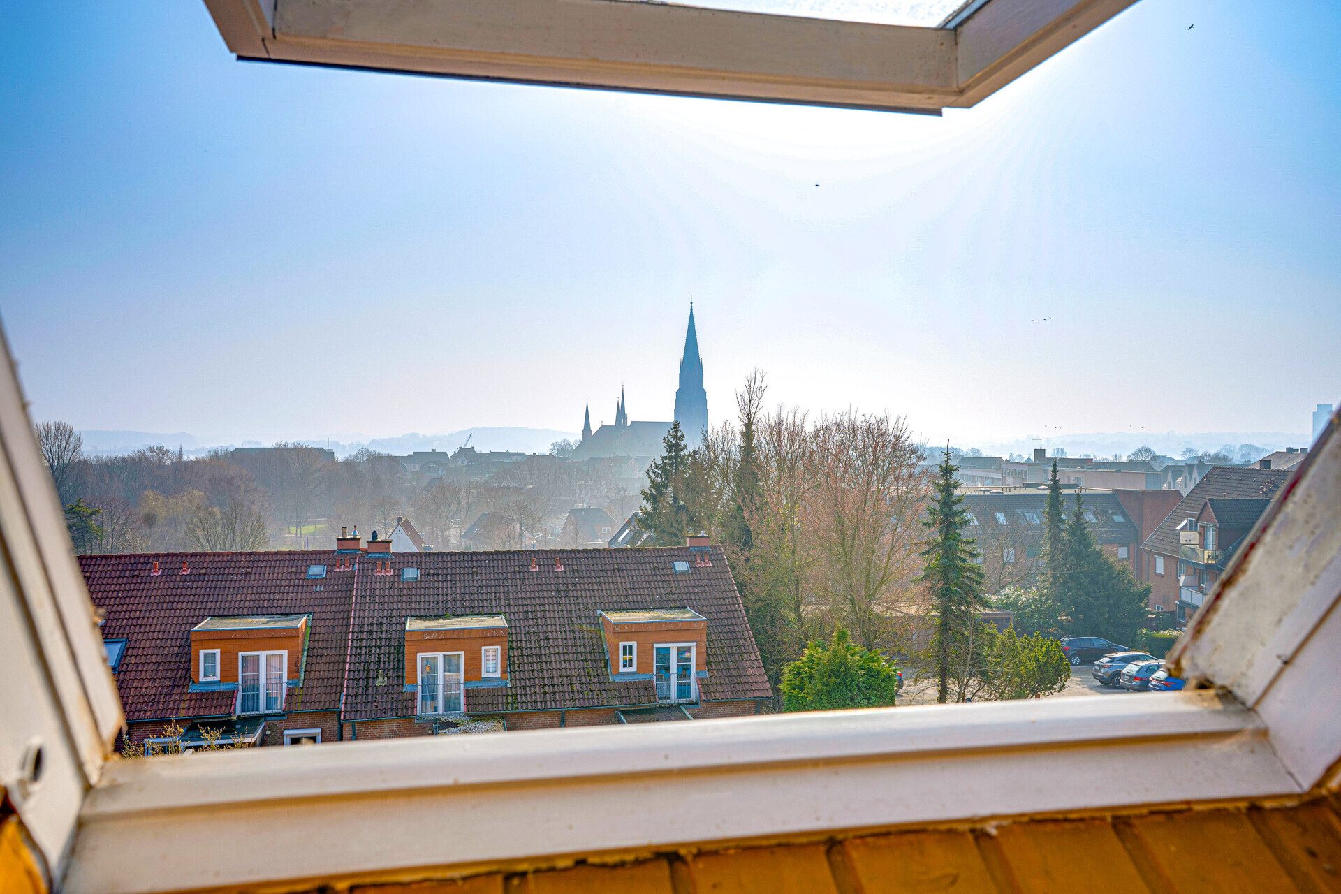 Immobilienangebot - Schleswig - Alle - Wohnen mit Schleiblick! Gepflegtes RMH mit ca. 100 m² Wfl., Süd-Balkon, Garten & 2 Stellplätzen!