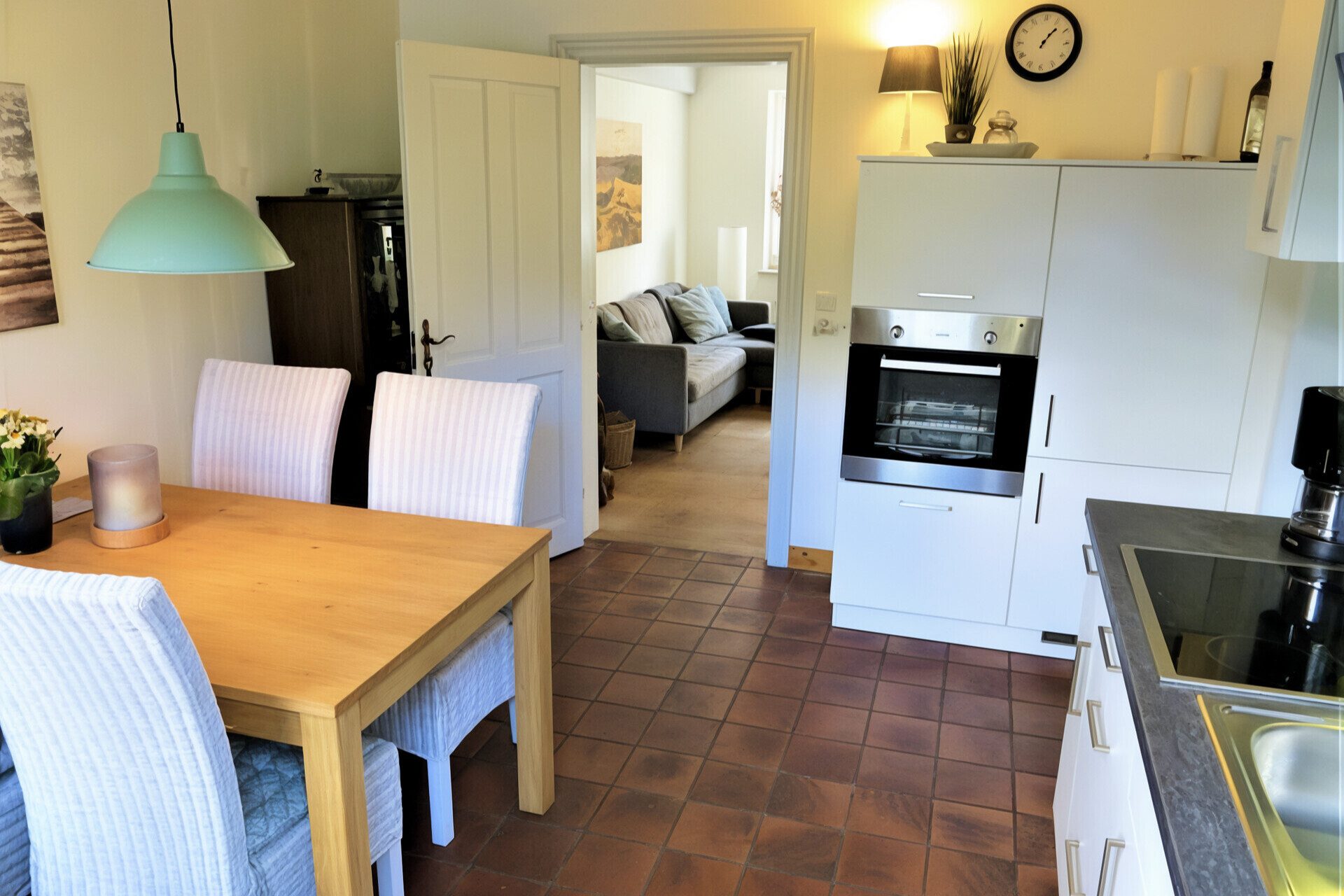 Immobilienangebot - Schleswig - Alle - Wohnen im historischen Holm: 2,5-Zi.-Maisonette-Whg. mit Gartenabteil, Schuppen & besonderem Charme!
