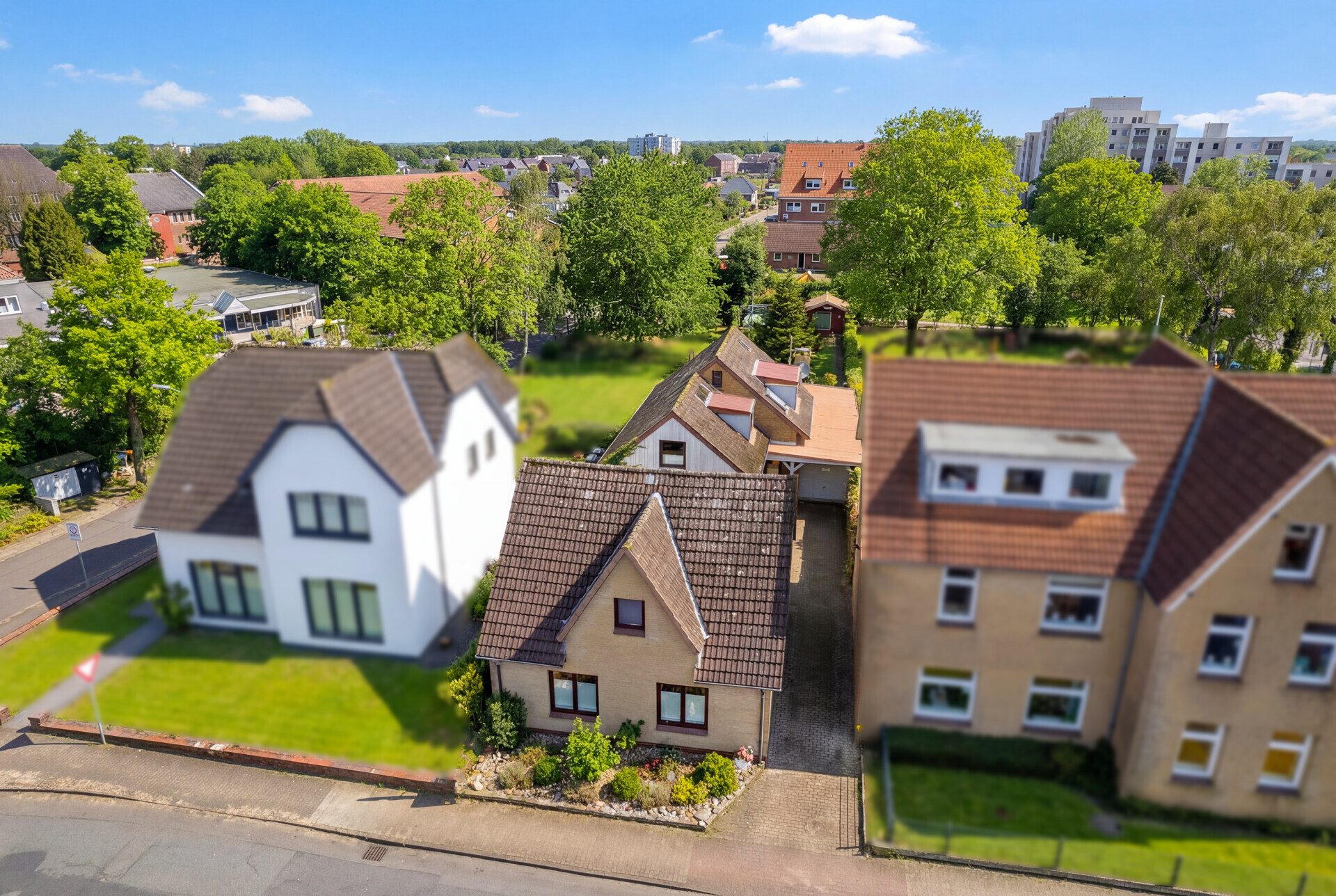Immobilienangebot - Harrislee - Alle - Zentral in Harrislee: Ca. 300 m² Wohn- und Nutzfläche – flexibel nutzbares Immobilienensemble