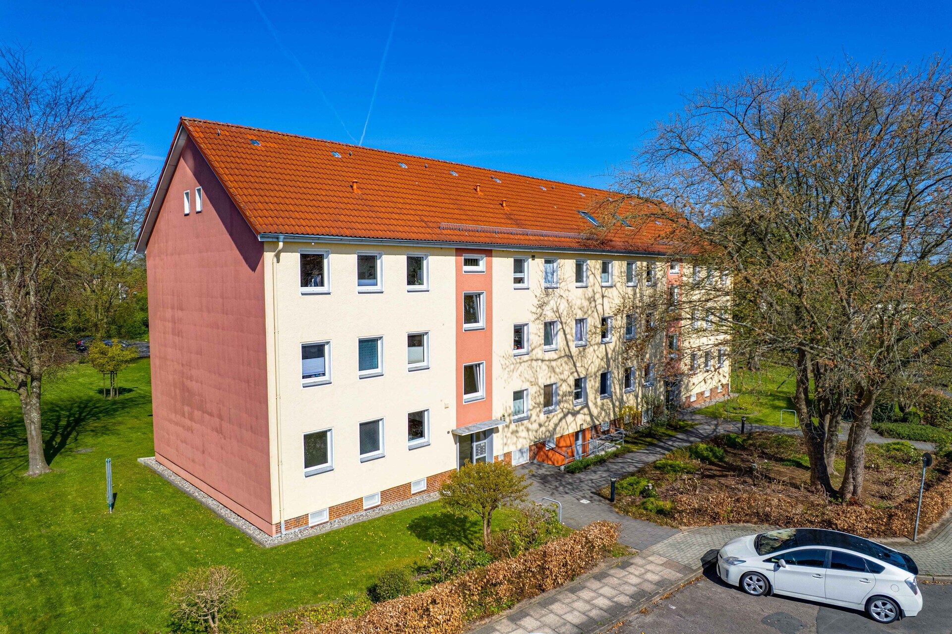 Immobilienangebot - Flensburg - Alle - Wohnkomfort in ruhiger Lage! Gepflegte ETW mit ca. 66 m², 3 Zi., West-Loggia & Tageslichtbad!