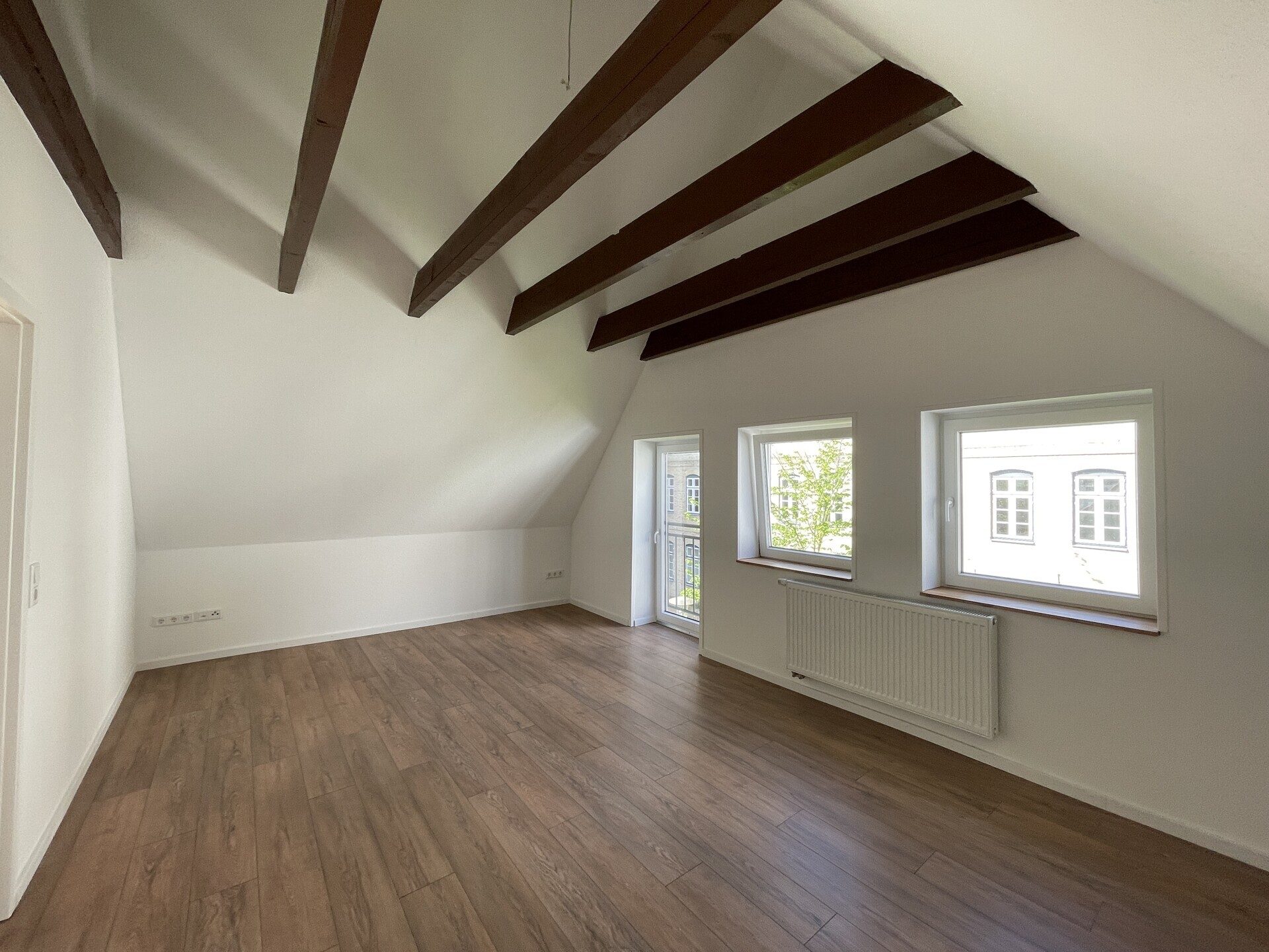 Immobilienangebot - Flensburg - Alle - Vollständig modernisierte 2 Zi. Wohnung mit modernem Duschbad & hochwertiger Küche in zentaler Lage!