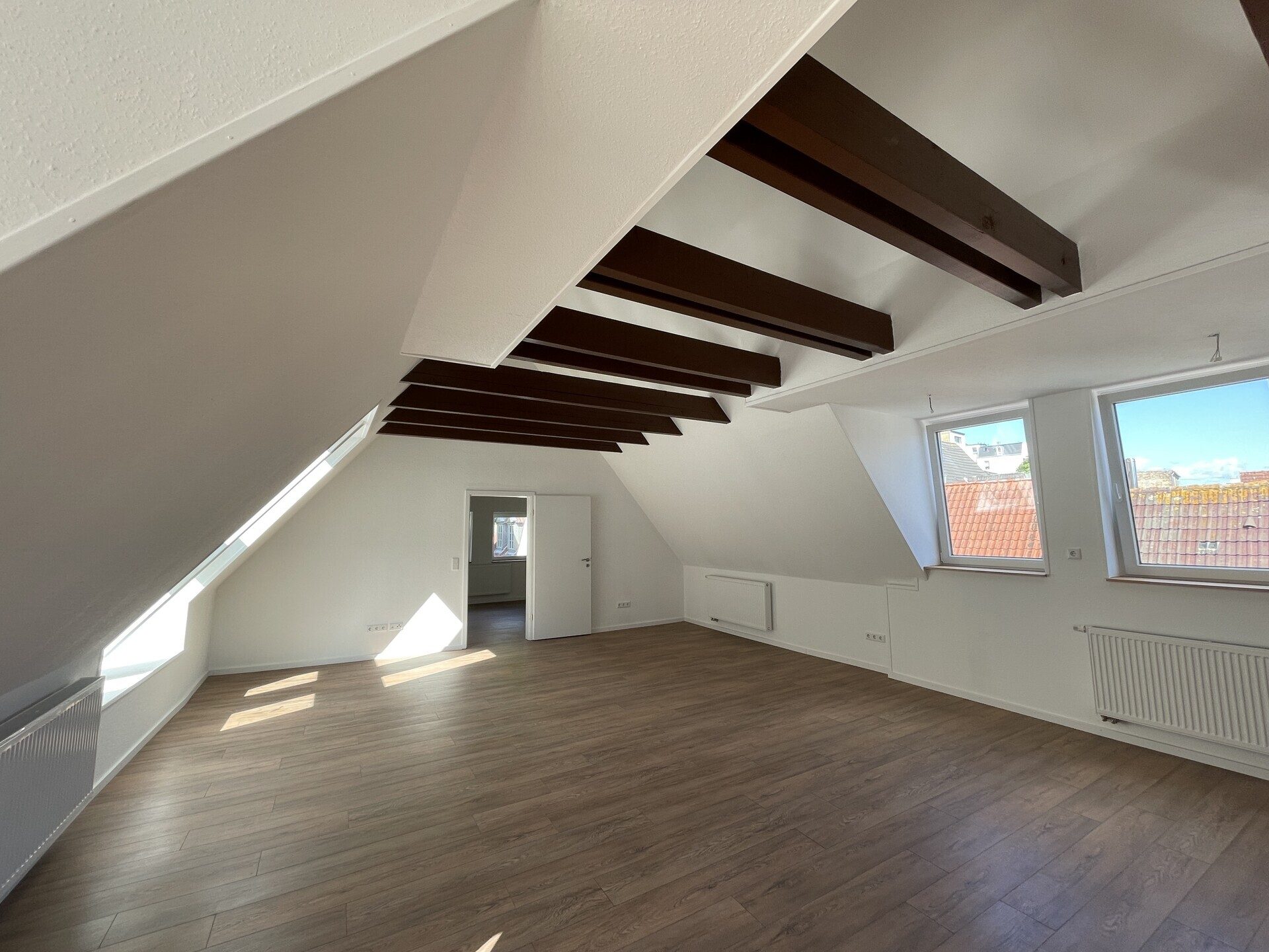 Immobilienangebot - Flensburg - Alle - Vollständig modernisierte 2 Zi. Wohnung mit modernem Duschbad & hochwertiger Küche in zentaler Lage!