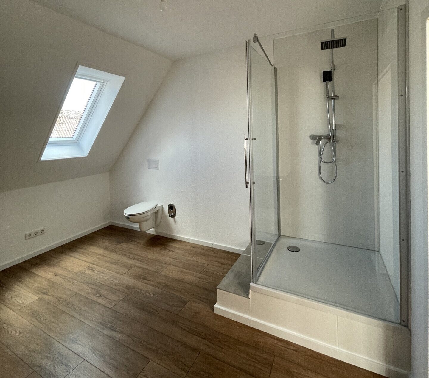 Immobilienangebot - Flensburg - Alle - Vollständig modernisierte 2 Zi. Wohnung mit modernem Duschbad & hochwertiger Küche in zentaler Lage!