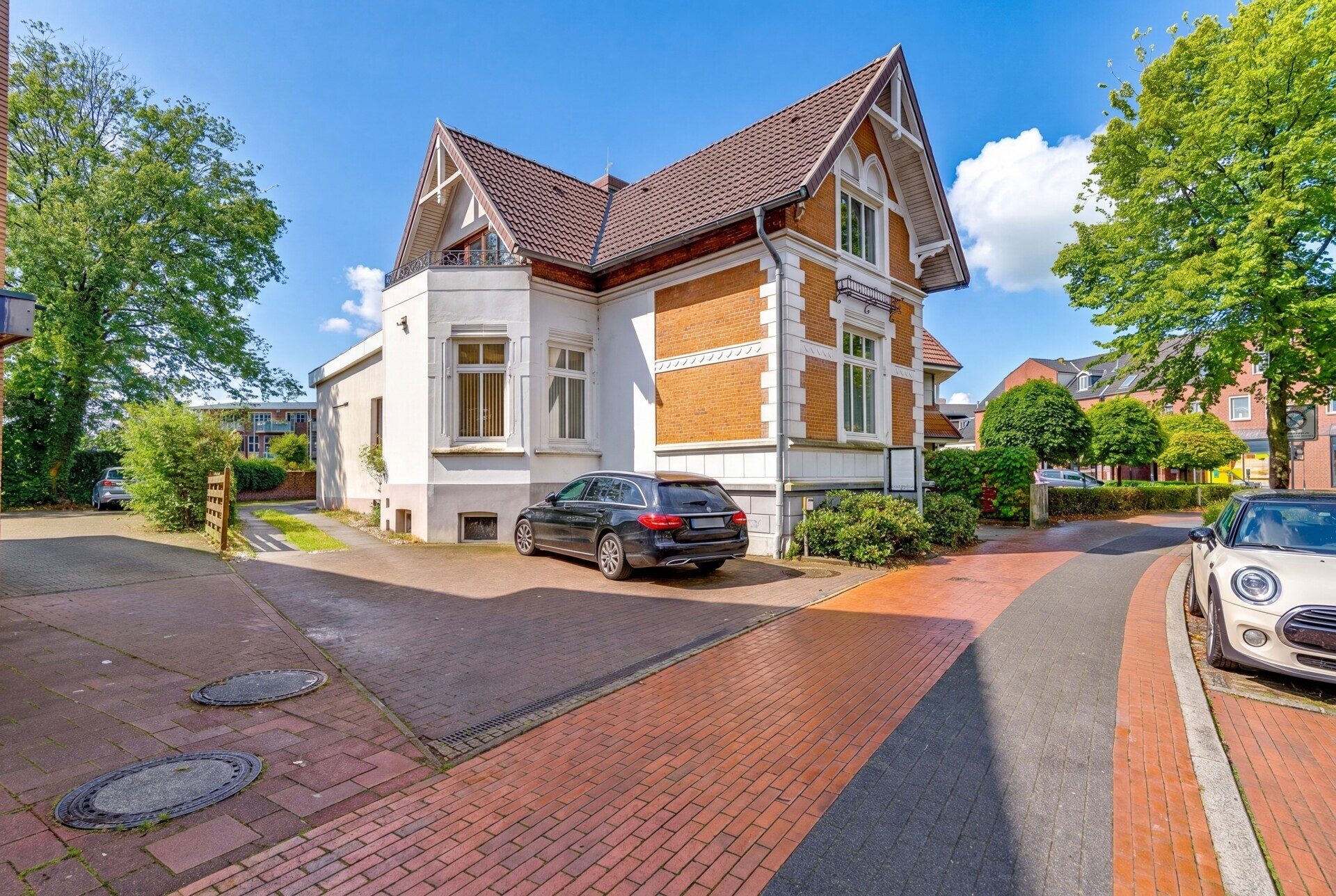 Immobilienangebot - Itzehoe - Alle - Arbeiten und Wohnen unter einem Dach!
273 qm Gewerbe-/Wohn-/Nfl. und Parkplätze zentral in Itzehoe!