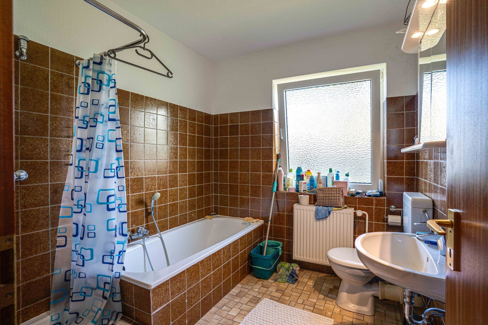 Immobilienangebot - Schaalby - Alle - Attraktives MFH in Schaalby mit 4 Einheiten, Vollkeller, Stellplätzen & Entwicklungspotenzial!