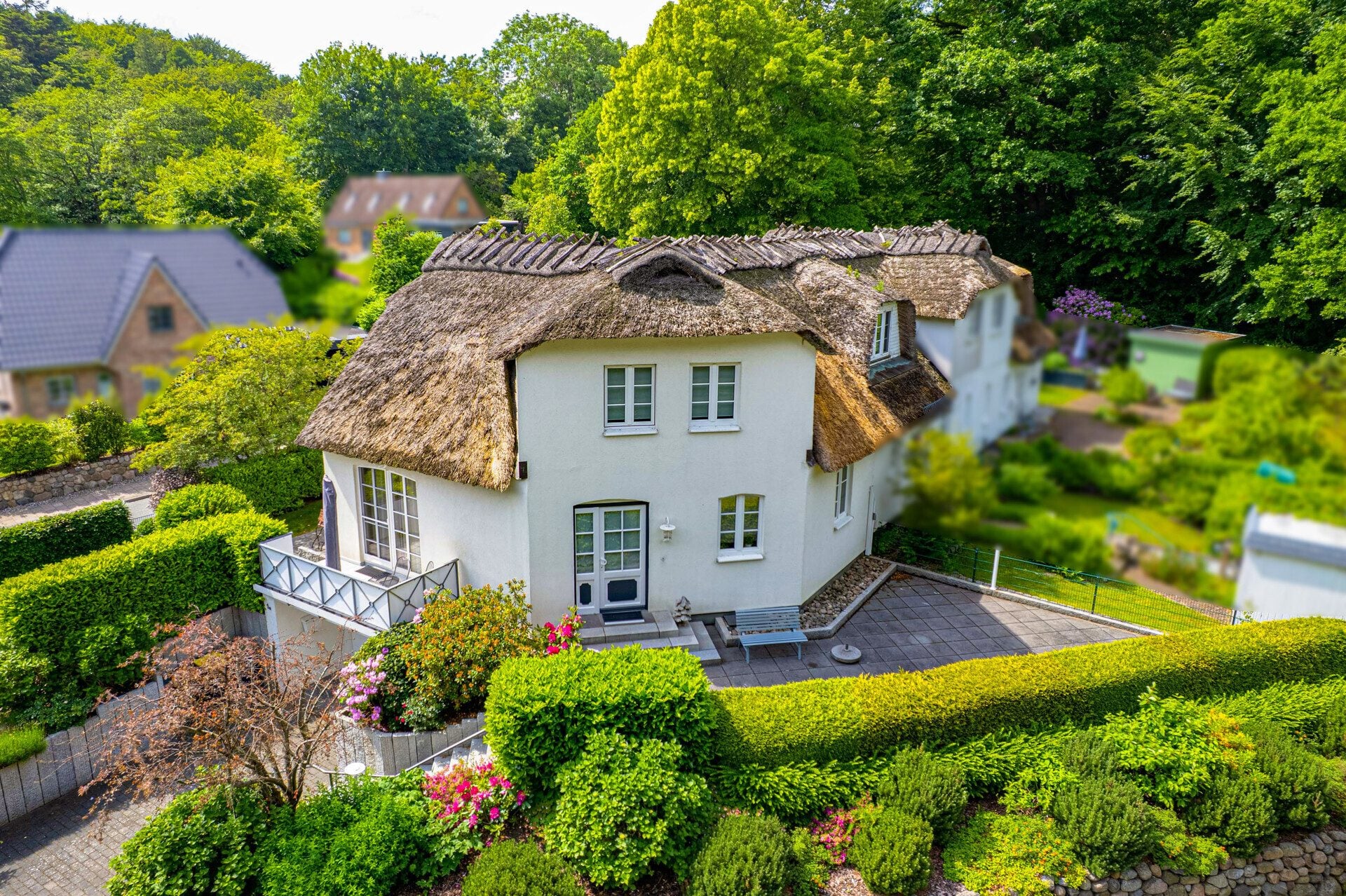 Immobilienangebot - Glücksburg - Alle - Glücksburg: Reetdachendhaus zum Verlieben – Wohnen zwischen Wald, Meer und Stadtkern