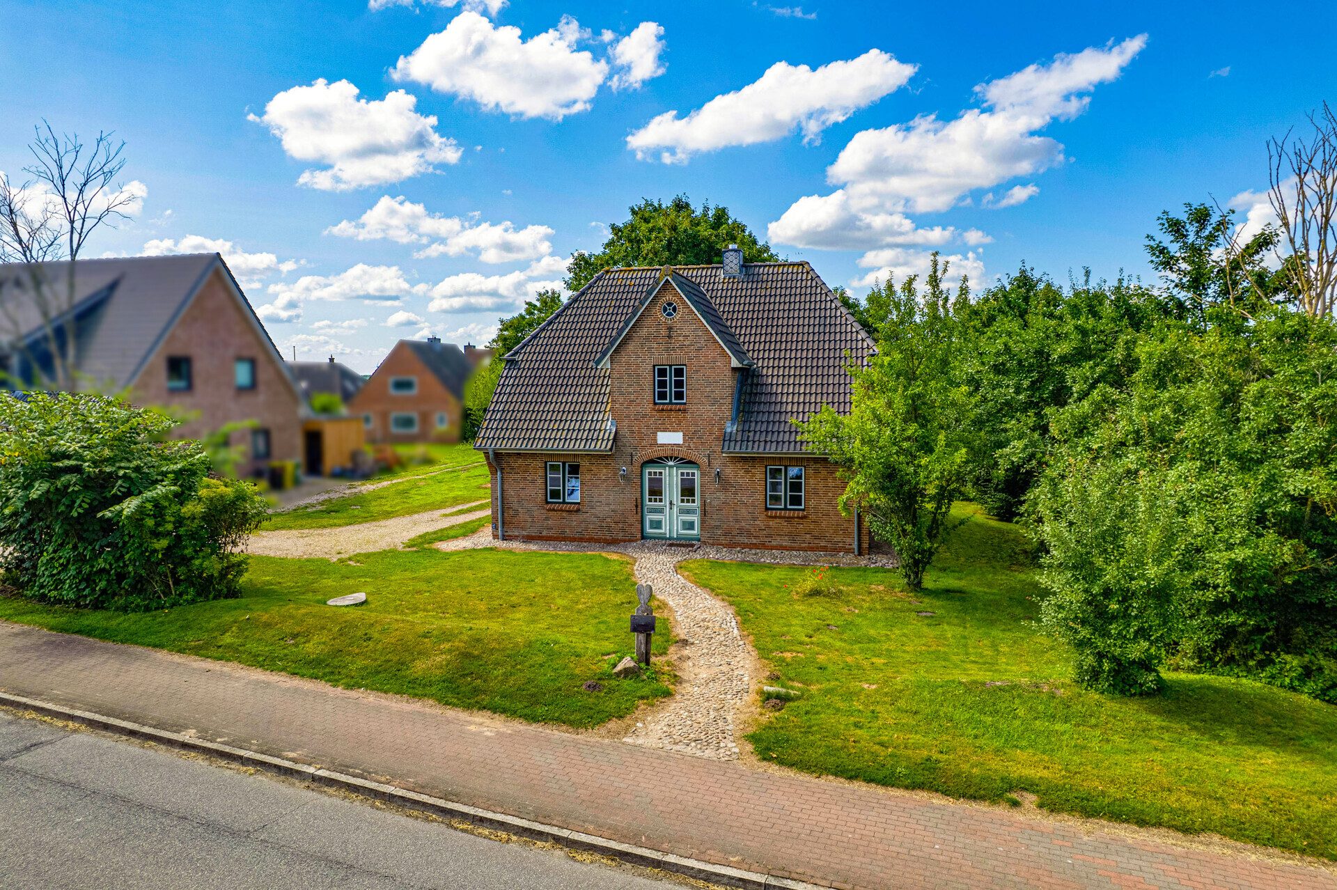 Immobilienangebot - Risum-Lindholm - Alle - Nur 5 Min. bis Niebüll: EFH mit neuer Wärmepumpe (Q4), ca. 40 m² Ausbaureserve & großem Grundstück