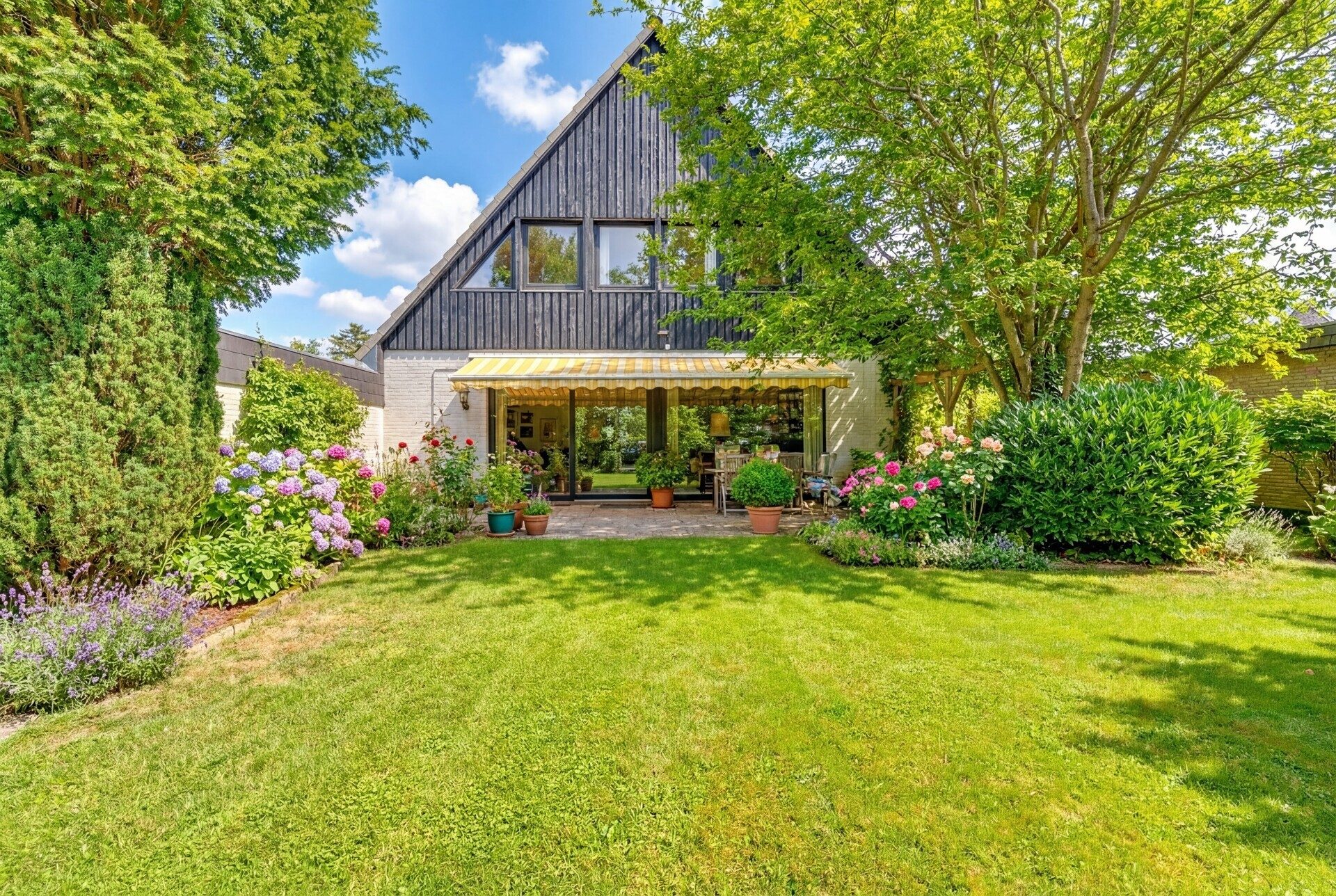 Immobilienangebot - Flensburg - Alle - Hier ist Platz fürs Leben: Großzügiges Zuhause auf ca. 144 m² Wfl. mit Garten & Garage in Bestlage!