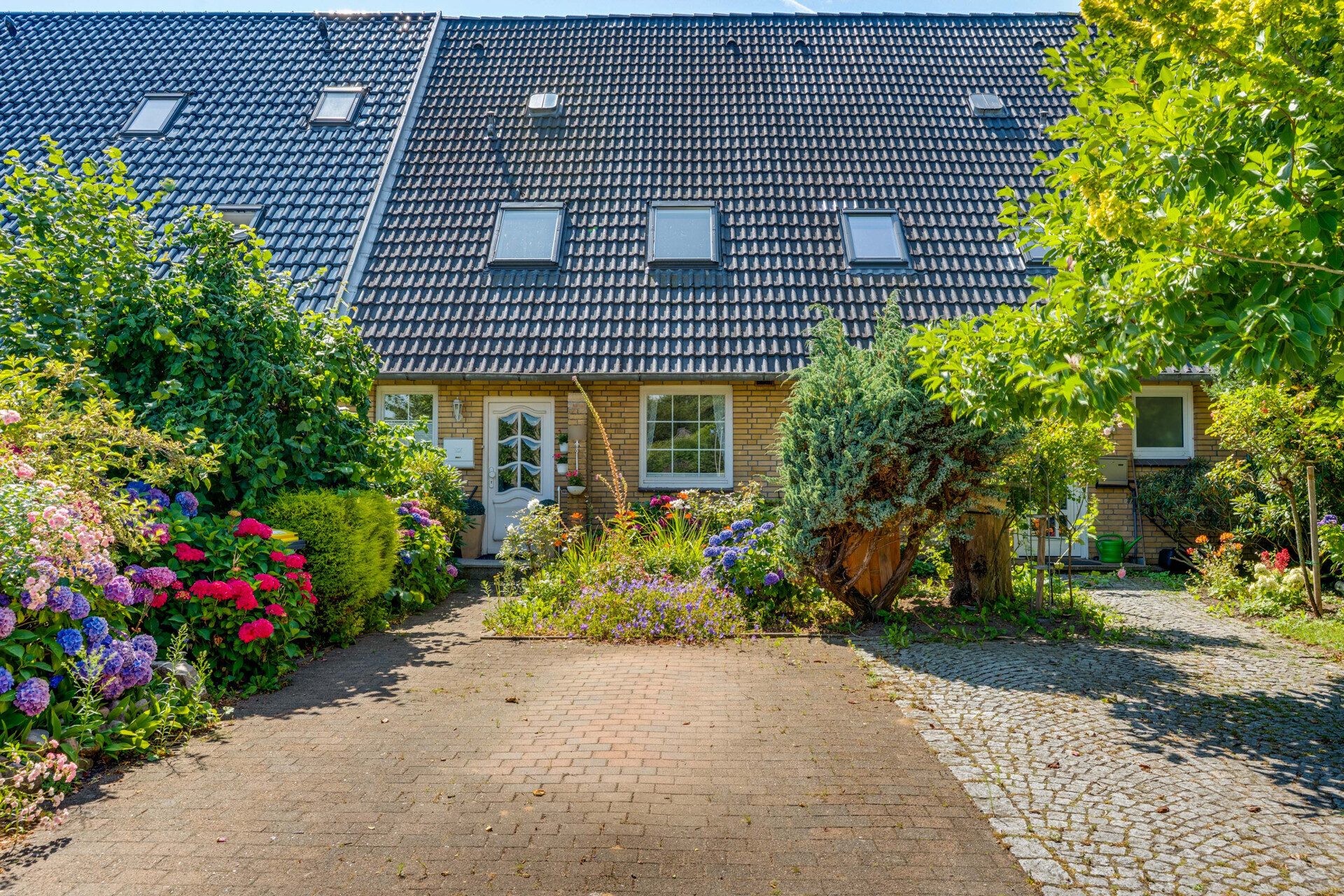 Immobilienangebot - Flensburg - Alle - Gepflegtes Zuhause mit sonniger Terrasse, Stellplatz und praktischer Aufteilung