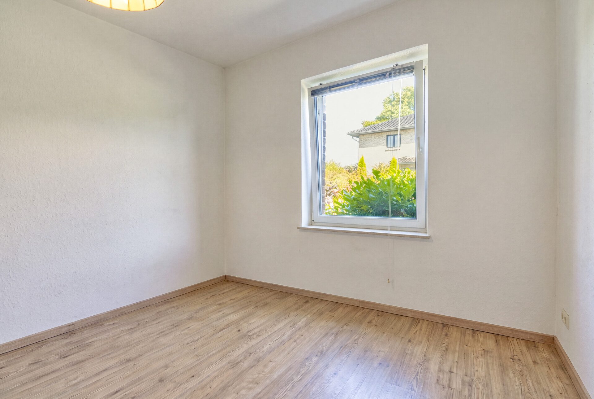 Immobilienangebot - Fahrdorf - Alle - Modernes Wohnen in Fahrdorf – vermietete DHH mit Garten, Carport & Ausbaureserve im Dachgeschoss!
