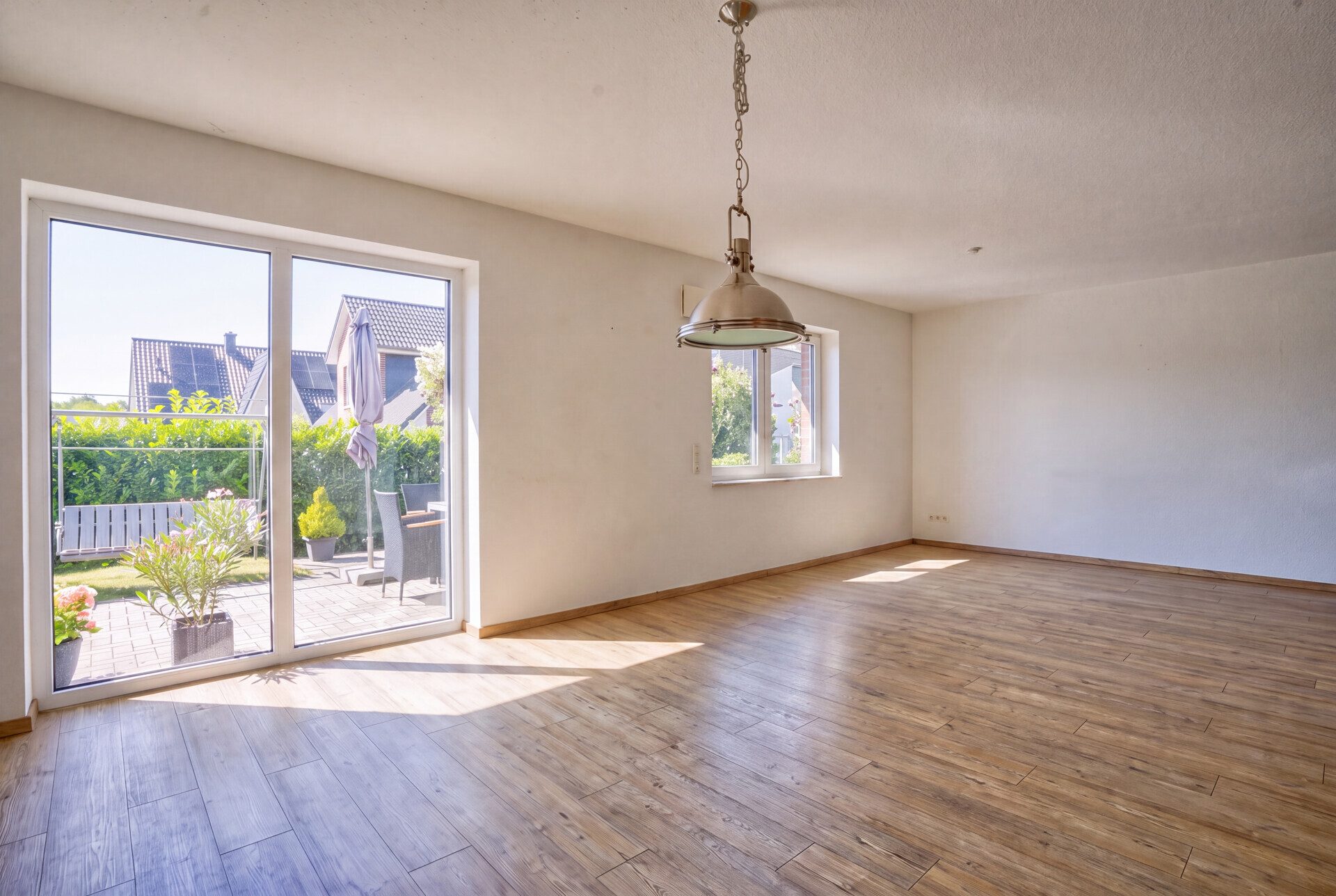 Immobilienangebot - Fahrdorf - Alle - Modernes Wohnen in Fahrdorf – vermietete DHH mit Garten, Carport & Ausbaureserve im Dachgeschoss!