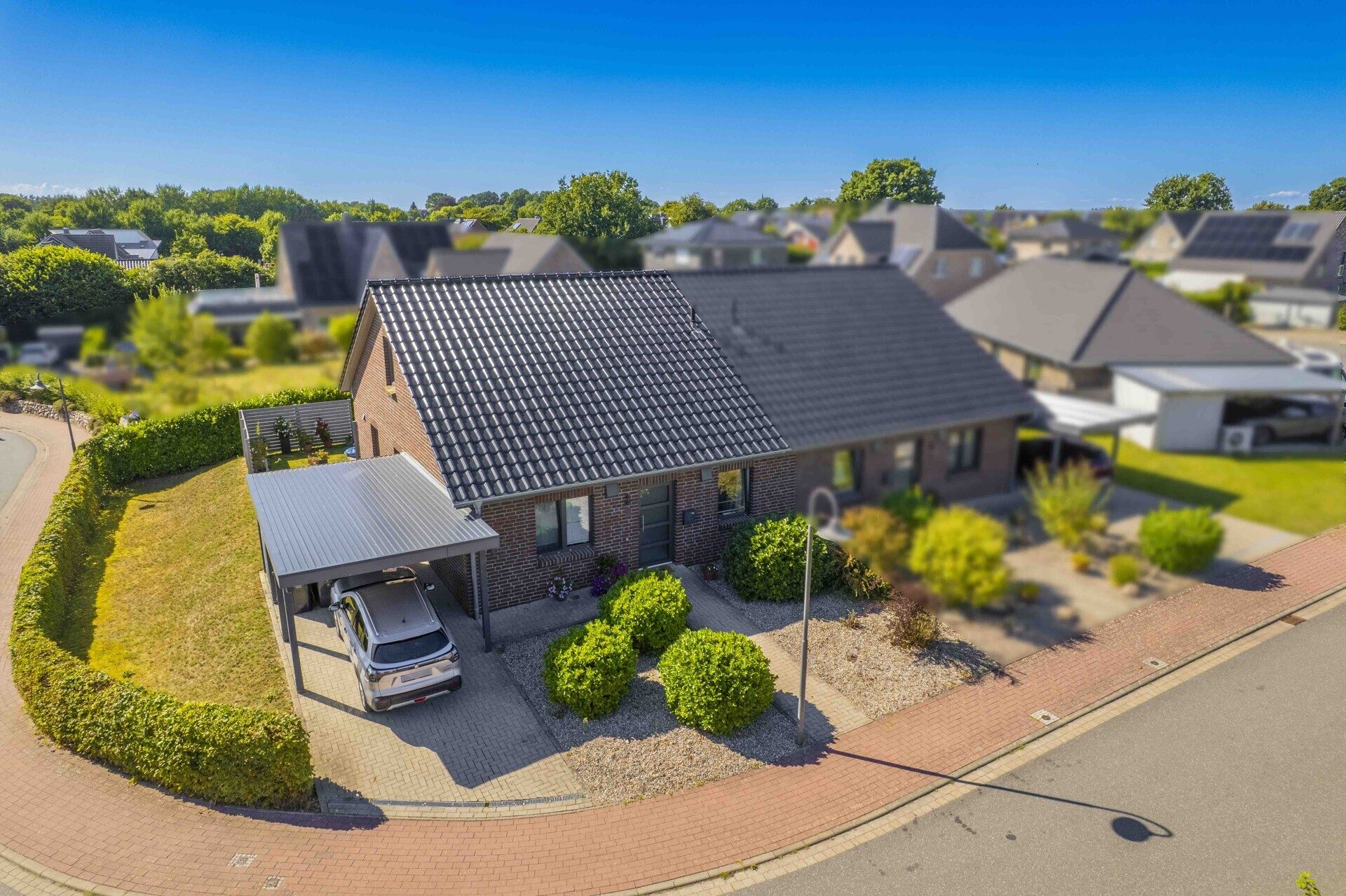 Immobilienangebot - Fahrdorf - Alle - Modernes Wohnen in Fahrdorf – vermietete DHH mit Garten, Carport & Ausbaureserve im Dachgeschoss!