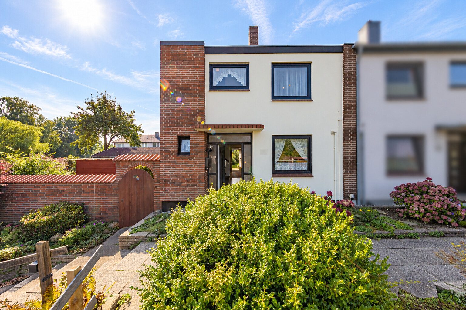 Immobilienangebot - Oeversee - Alle - Ein Zuhause mit Möglichkeiten – Reihenendhaus mit schönem Garten, Garage und Stellplatz!