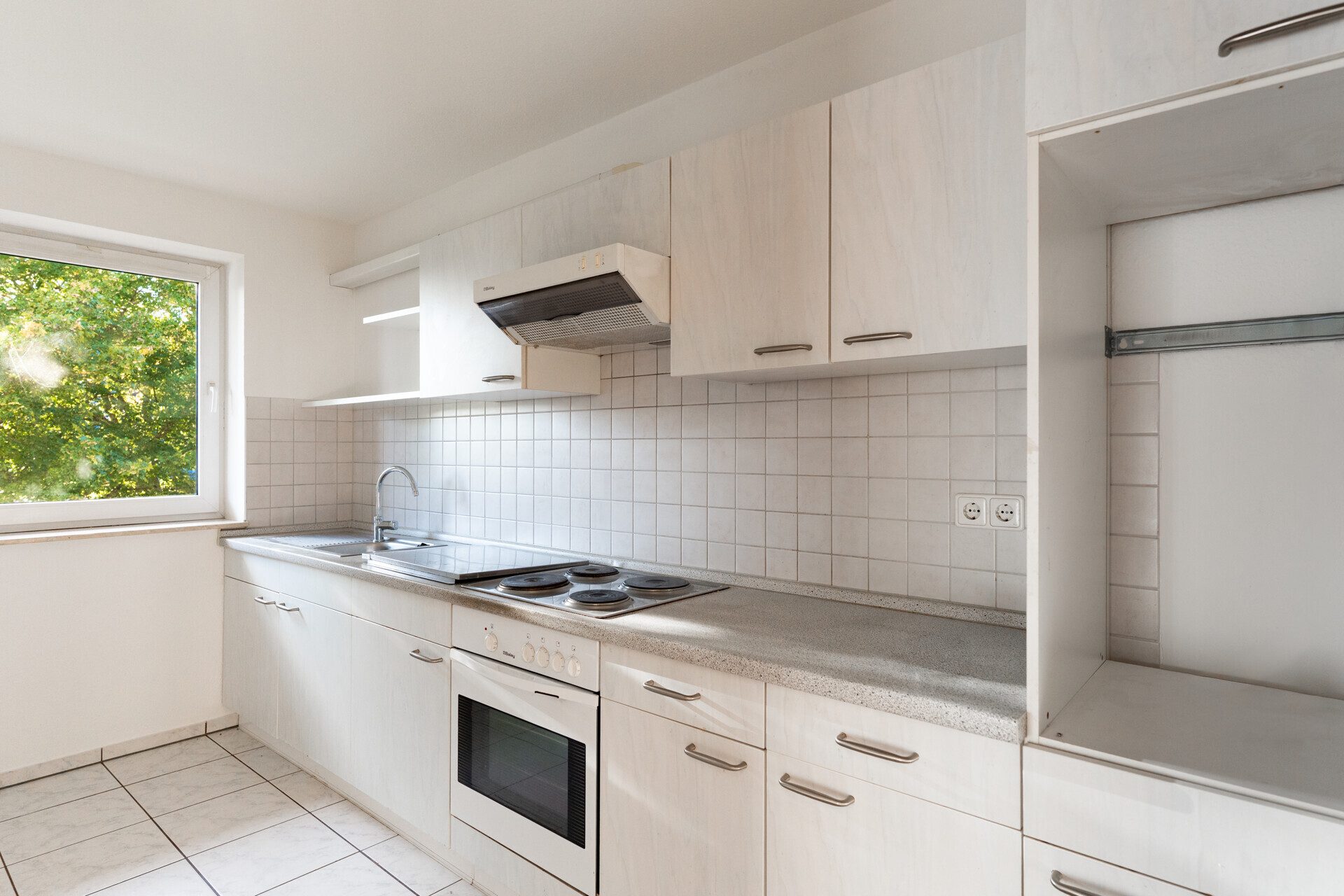 Immobilienangebot - Flensburg - Alle - Sonnige Aussichten in Engelsby: 3-Zi.-ETW mit großzügigem Südbalkon & TG-Stellplatz in Top-Lage!