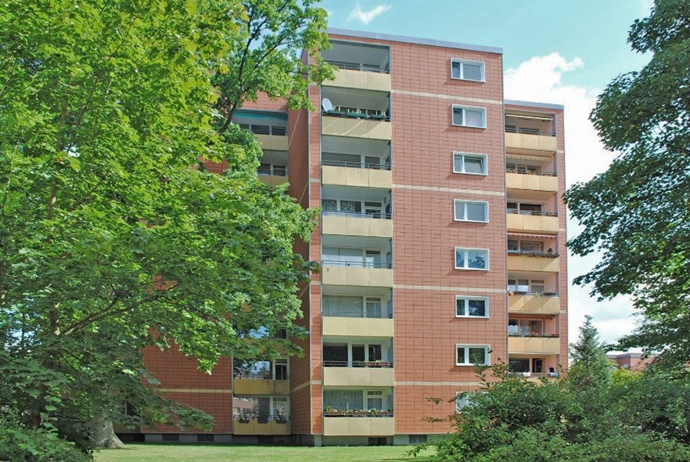 Immobilienangebot - Pinneberg - Alle - Gepflegtes Eigentum mit Südwest-Balkon, Lift und Stellplatz