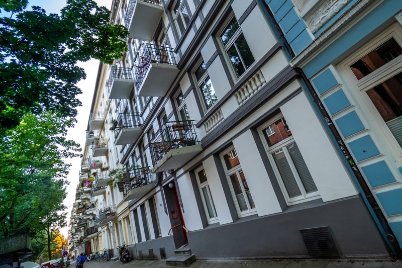 Immobilienangebot - Hamburg - Alle - Eimsbüttel: Schicke, sanierte Altbauwohnung mit eigenem Garten