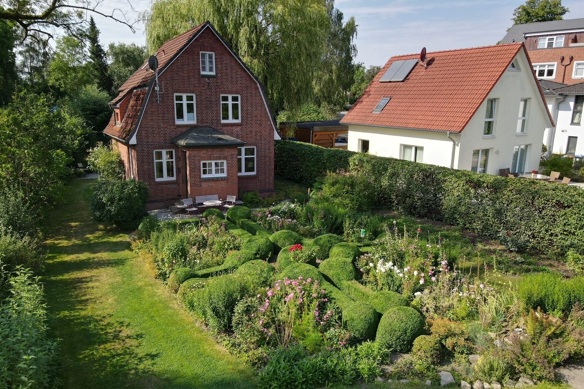 Immobilienangebot - Hamburg - Alle - Wunderschönes Einfamilienhaus mit Pferdestall auf einem 11.380 m² großen Grundstück