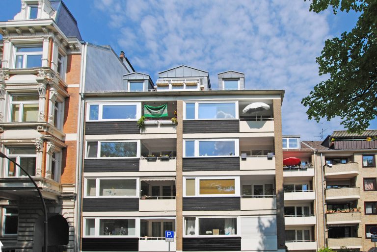 Immobilienangebot - Hamburg - Alle - Uhlenhorst: kleine, feine Wohnung mit Lift, Süd-Loggia und Blick ins Grüne!